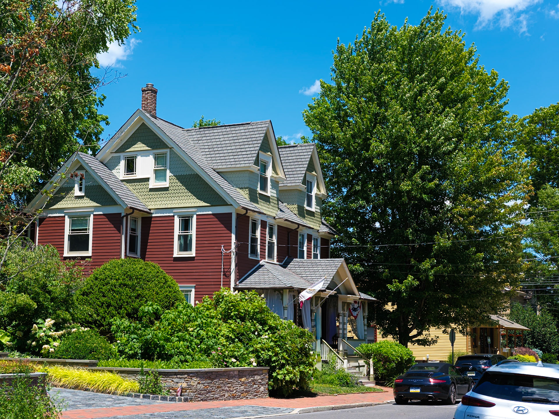 Mixed Victorian House on East Oakland Ave in Doylestown