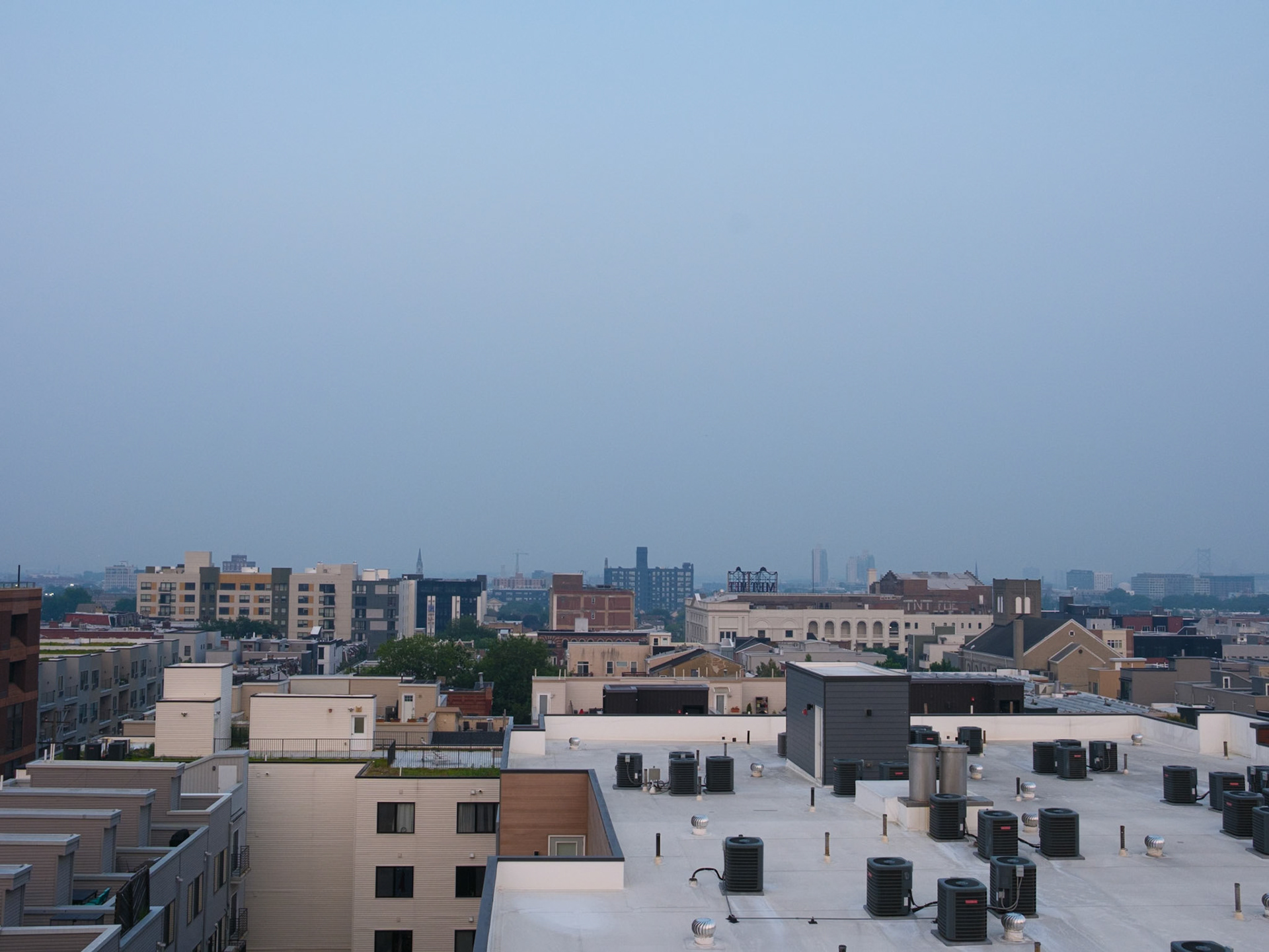 Looking Due East Near End of a Smoky Day in Philly due to Canadian Wildfire 17 July 2026