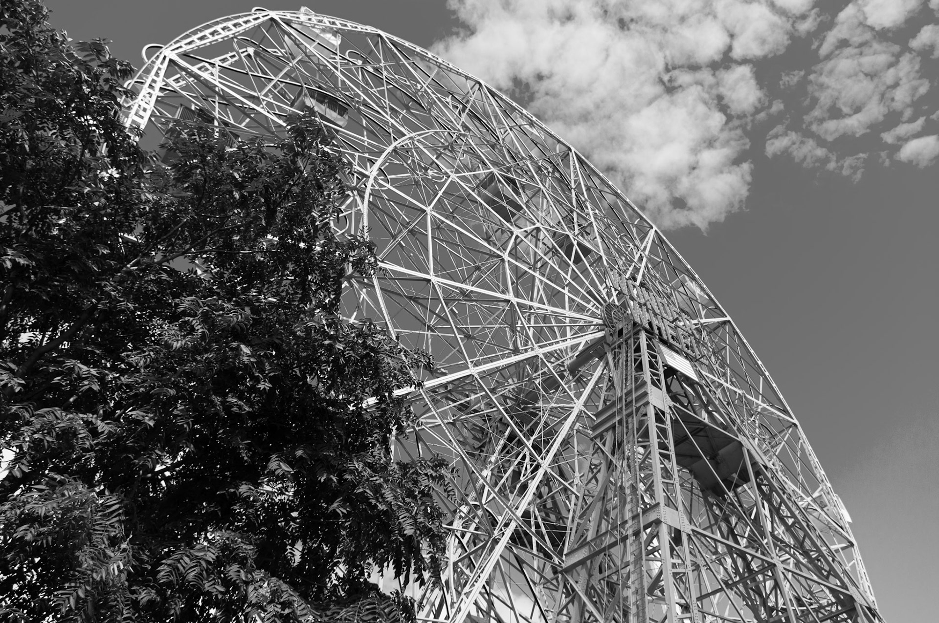 Close Up of Wonder Wheel in September 2010