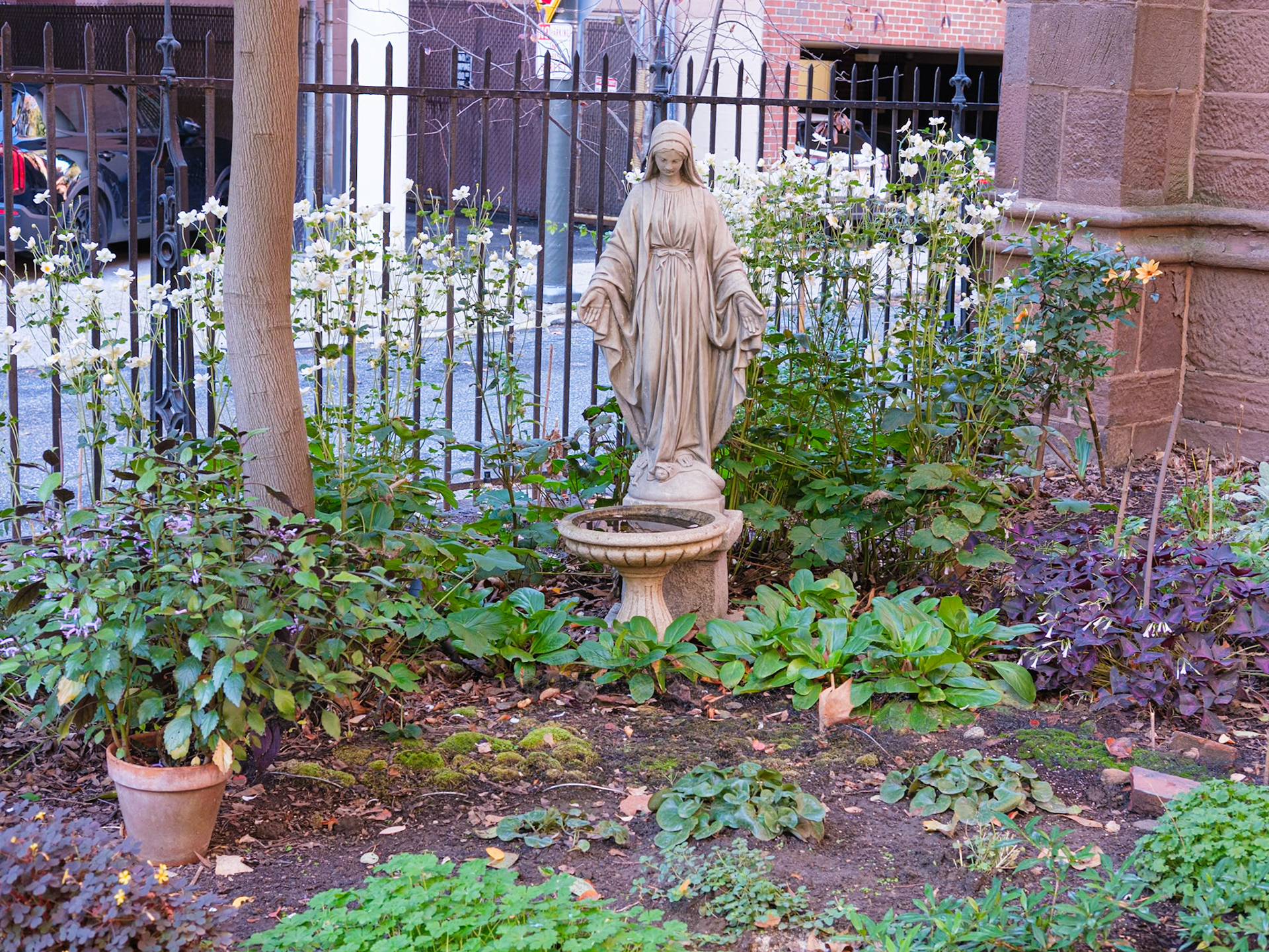 Our Lady of the Garden at St Clement