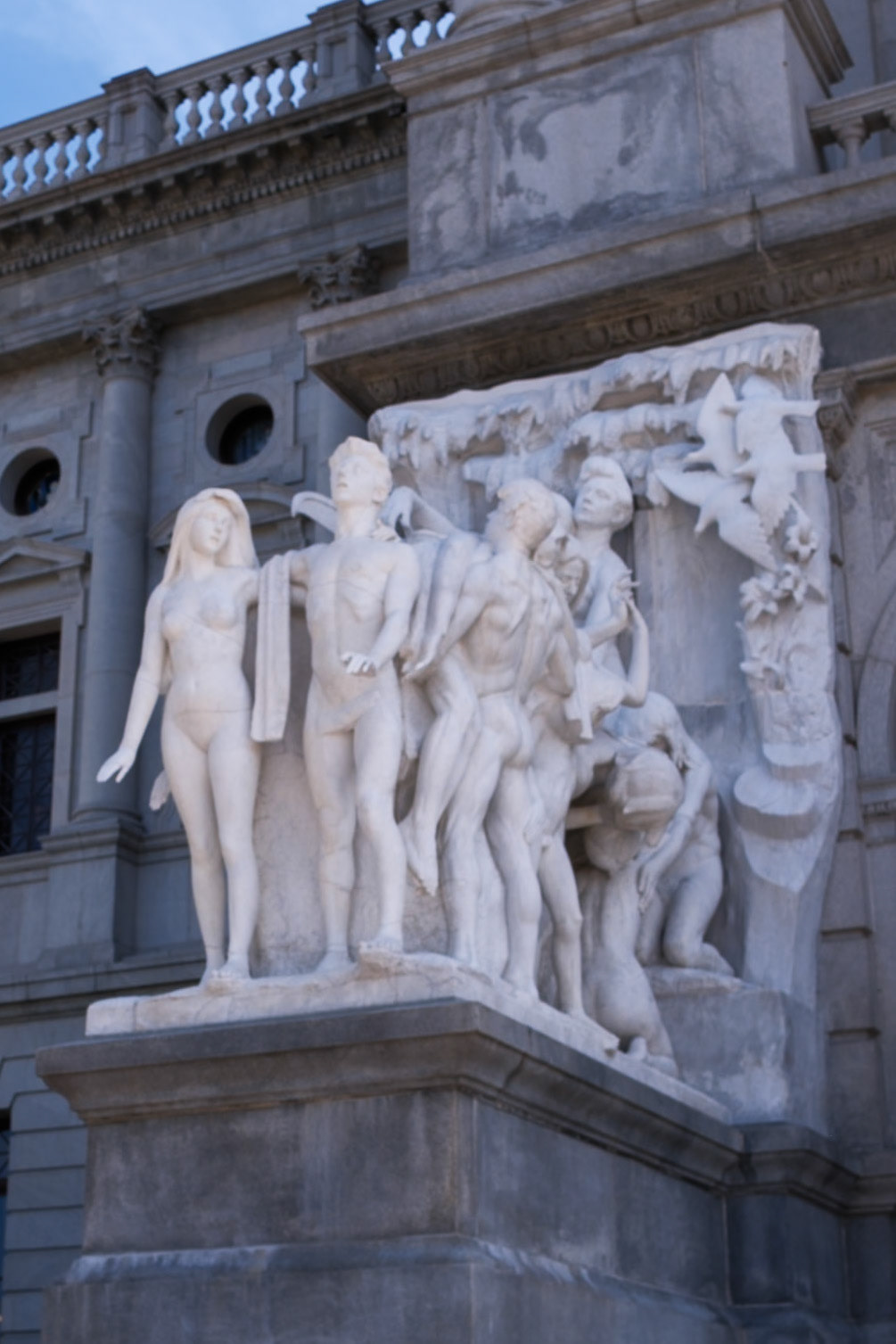Sculpture Crowd on North Entrance to Capitol