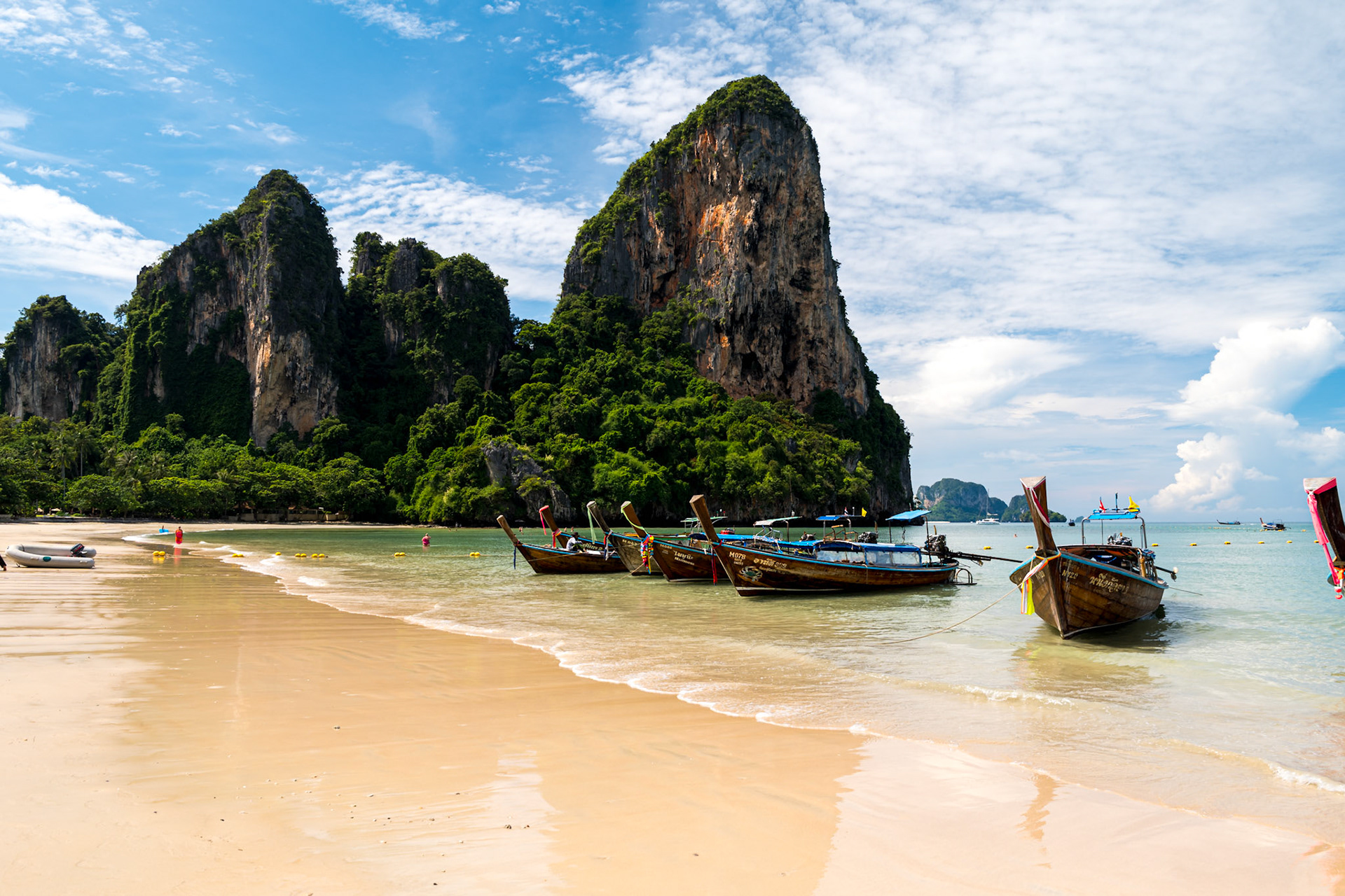 Thailand’s Iconic Coastline Awaits