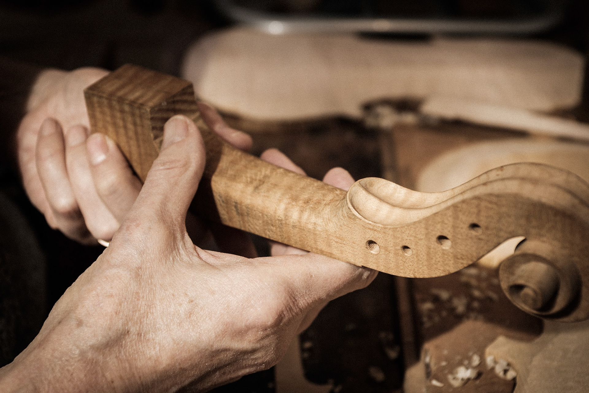 Violin restorer