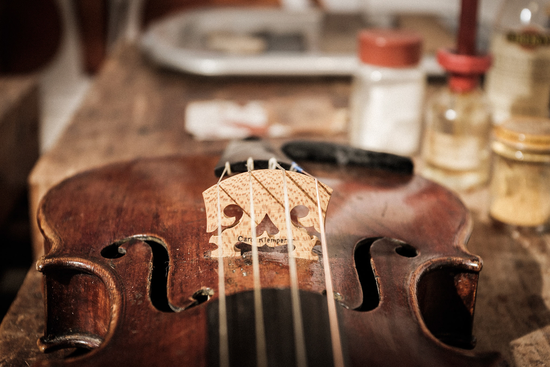 Violin restorer