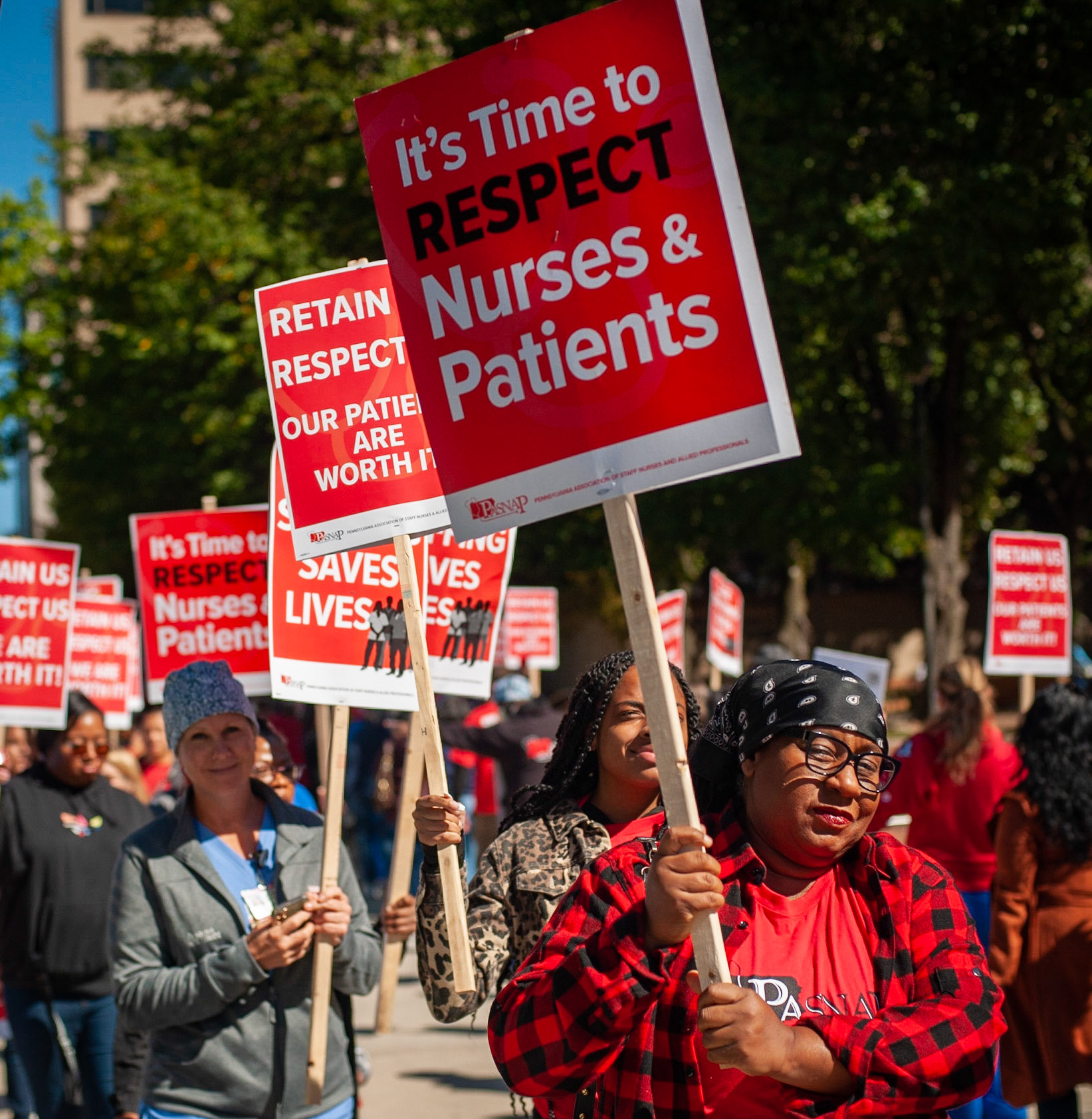 Temple University Hospital Picket Line - TAP/TUHNA HealthCare Wotkers Union