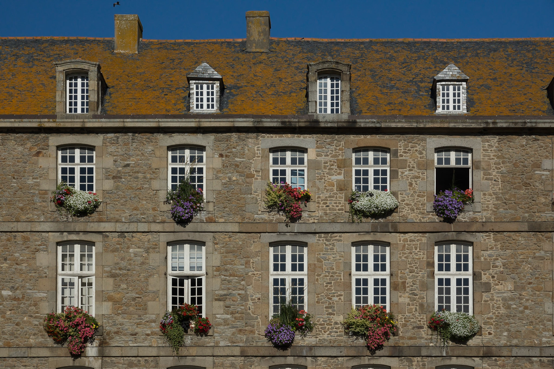 Häuserfront in Saint Malo