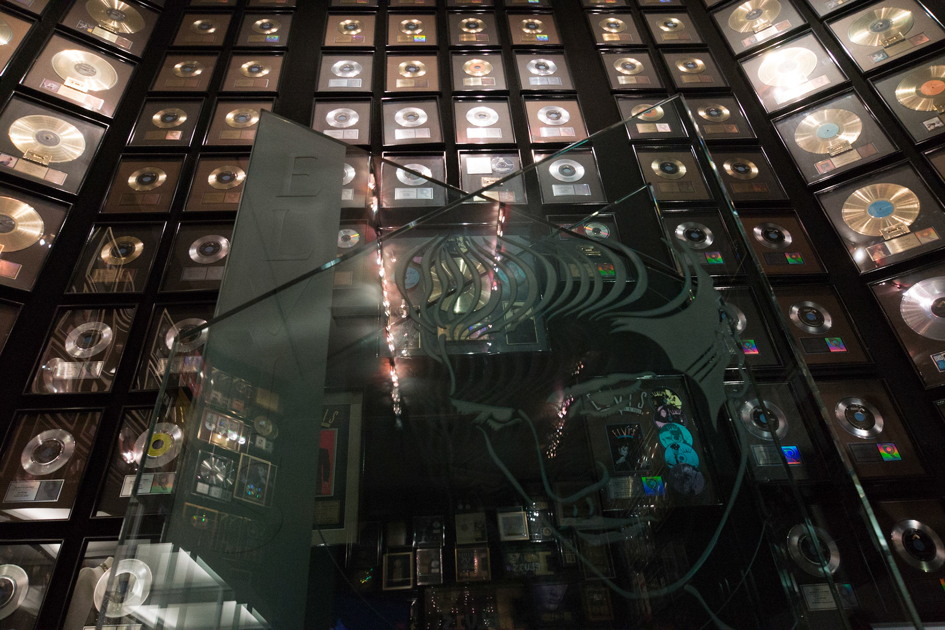 Graceland, Goldene Schallplatten von Elvis Presley