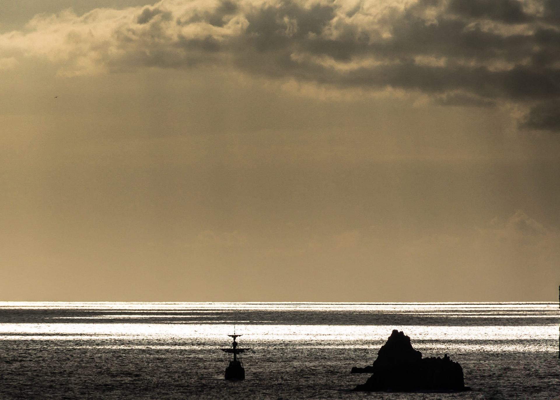 Boot auf dem Meer vor Funchal (Madeira)