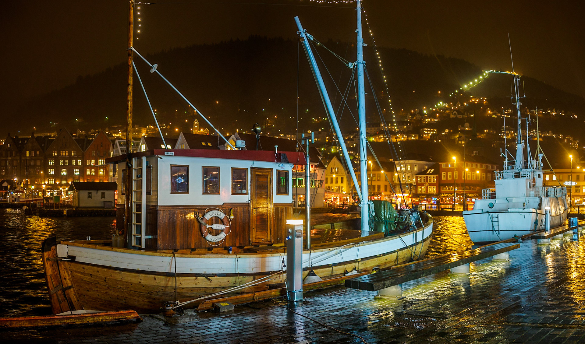 Nachts am Hafen von Bergen