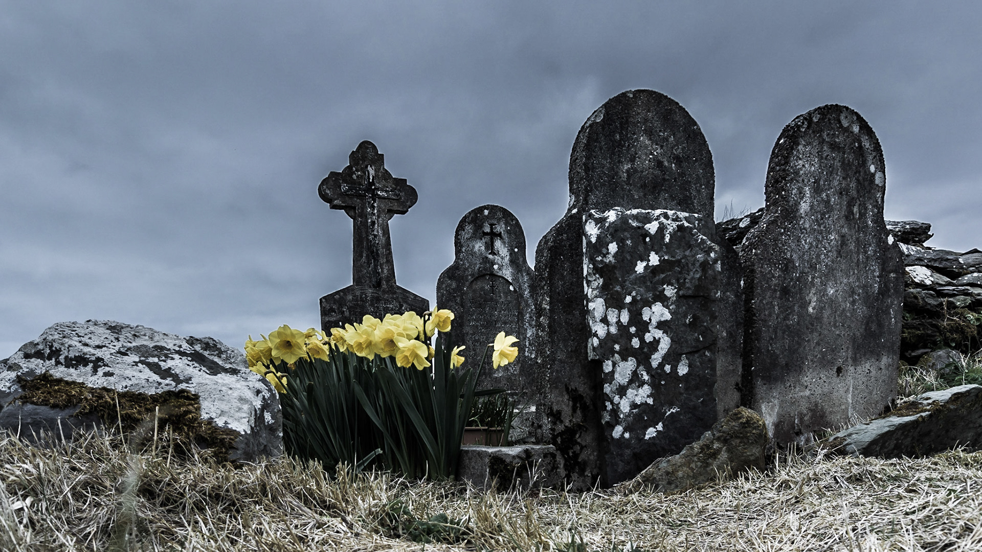 The Glen Church Ruin And Cemetery