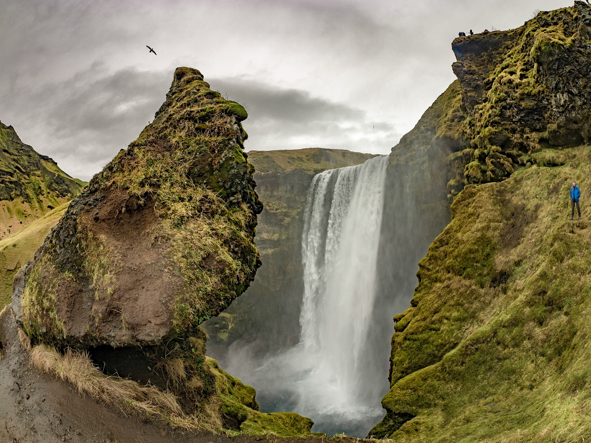 Skógafoss vom Aussichtspunkt 