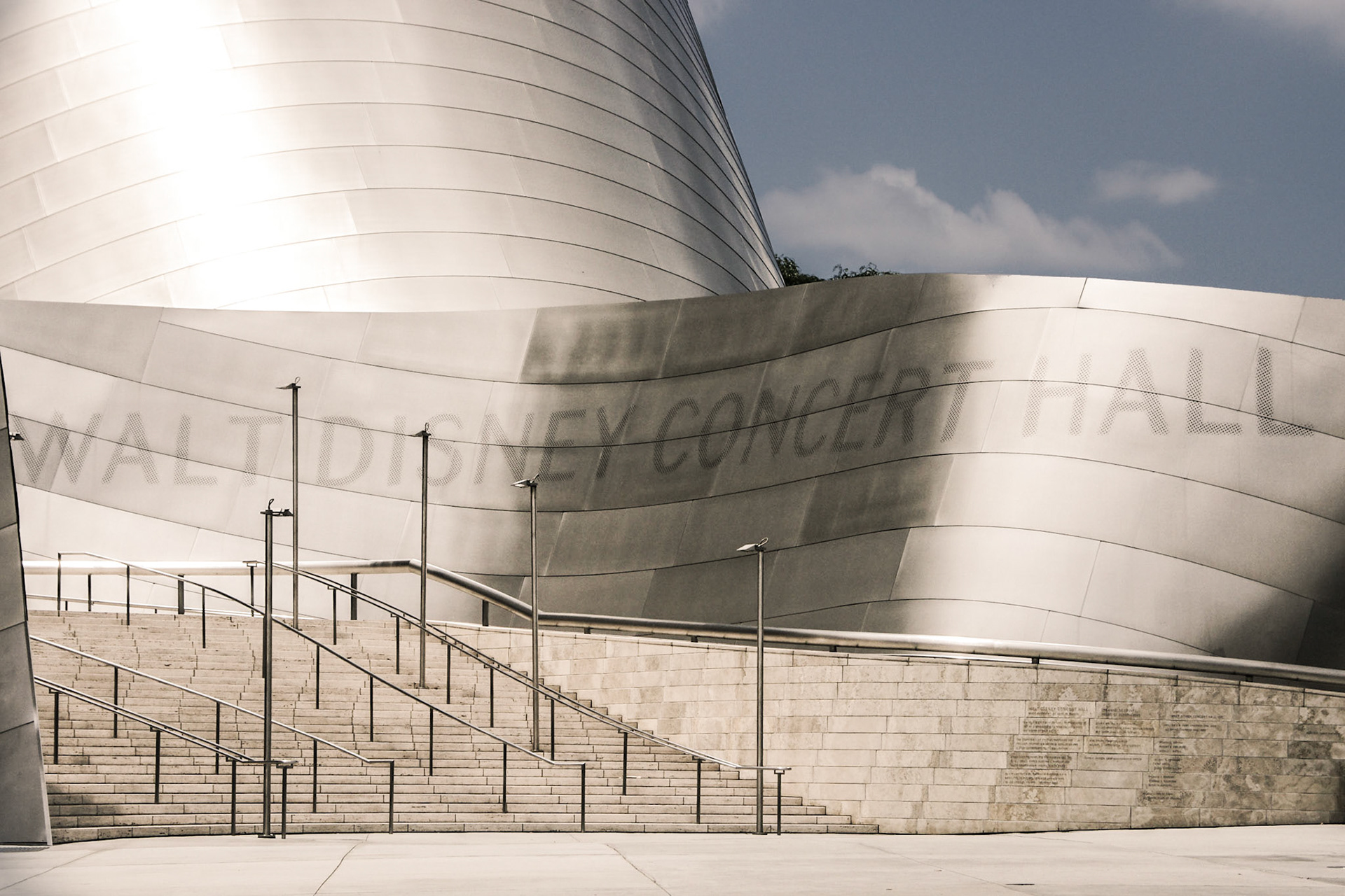 Eingang zur Walt Disney Concert Hall in Downtown Los Angeles