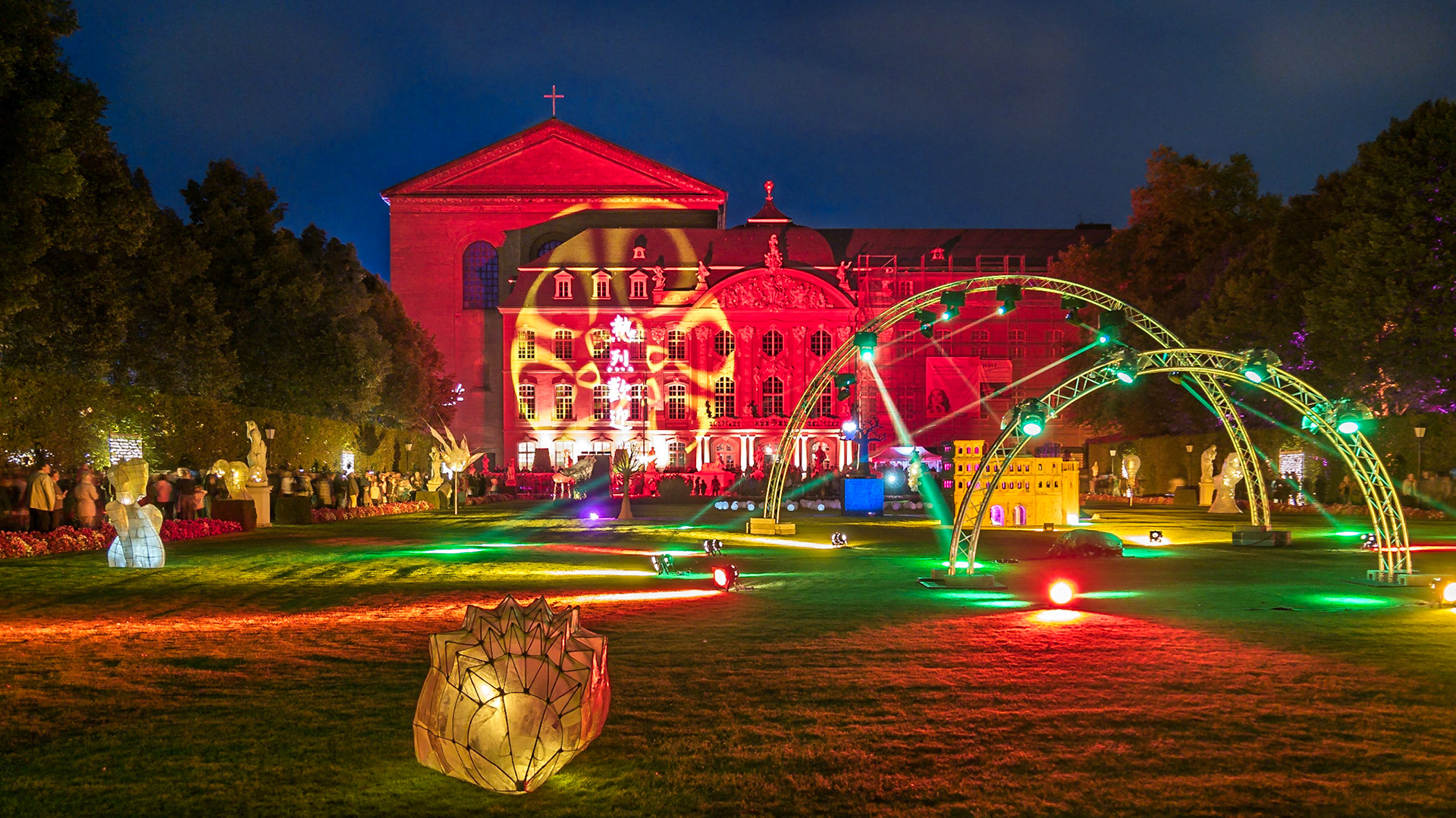 Illuminale im Palastgarten Trier