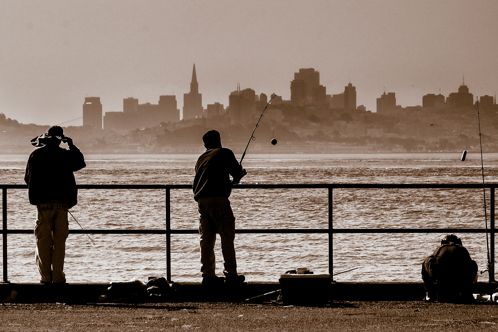 Fischer und die Skyline von San Francisco