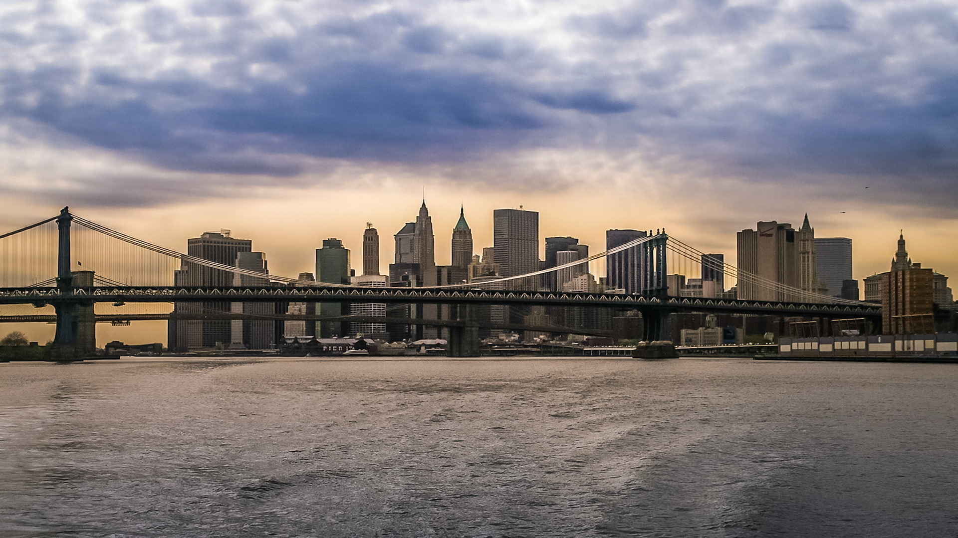 Manhattan Skyline vom Schiff aus gesehen