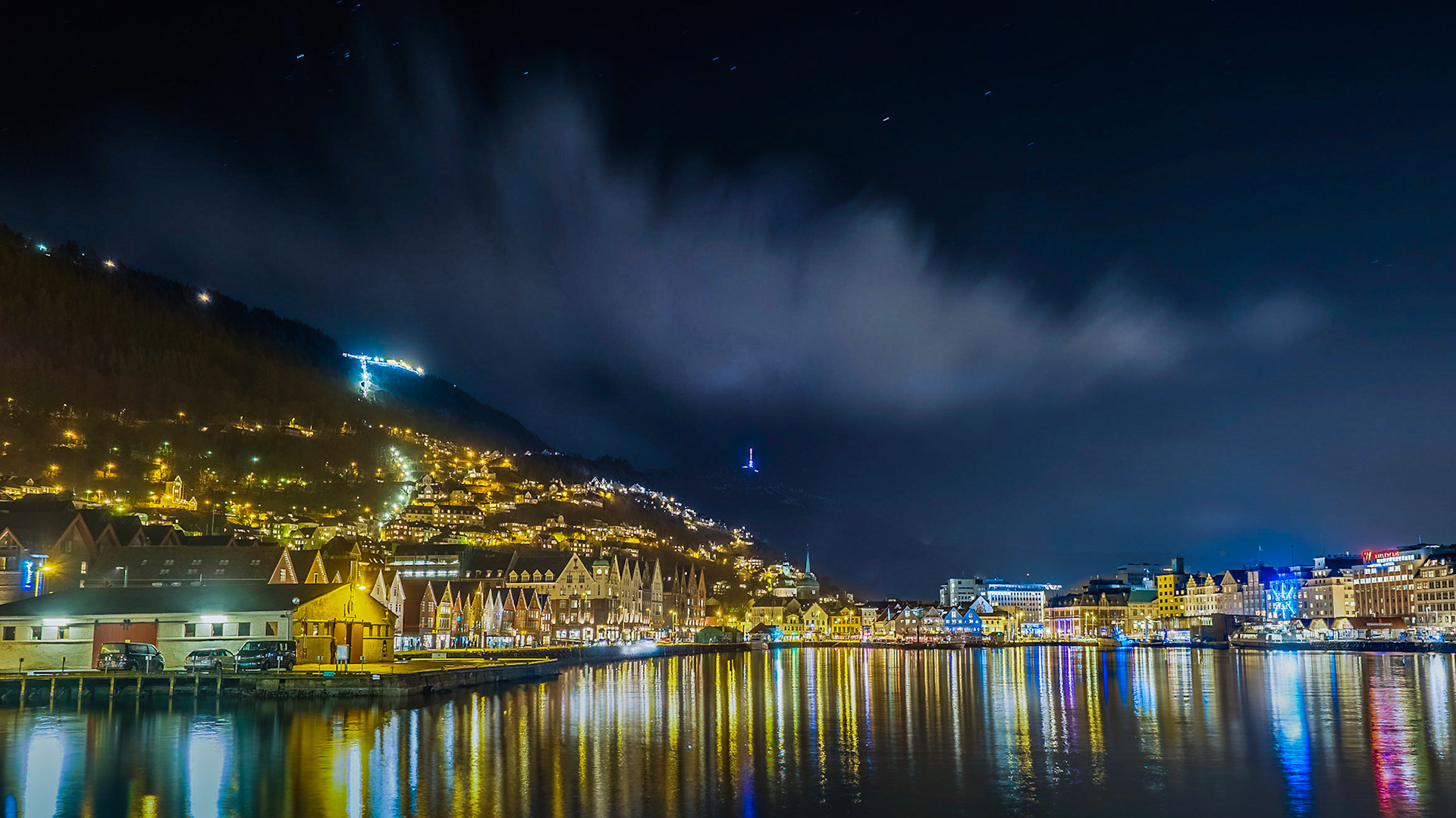 Blick auf Bryggen und die Altstadt von Bergen