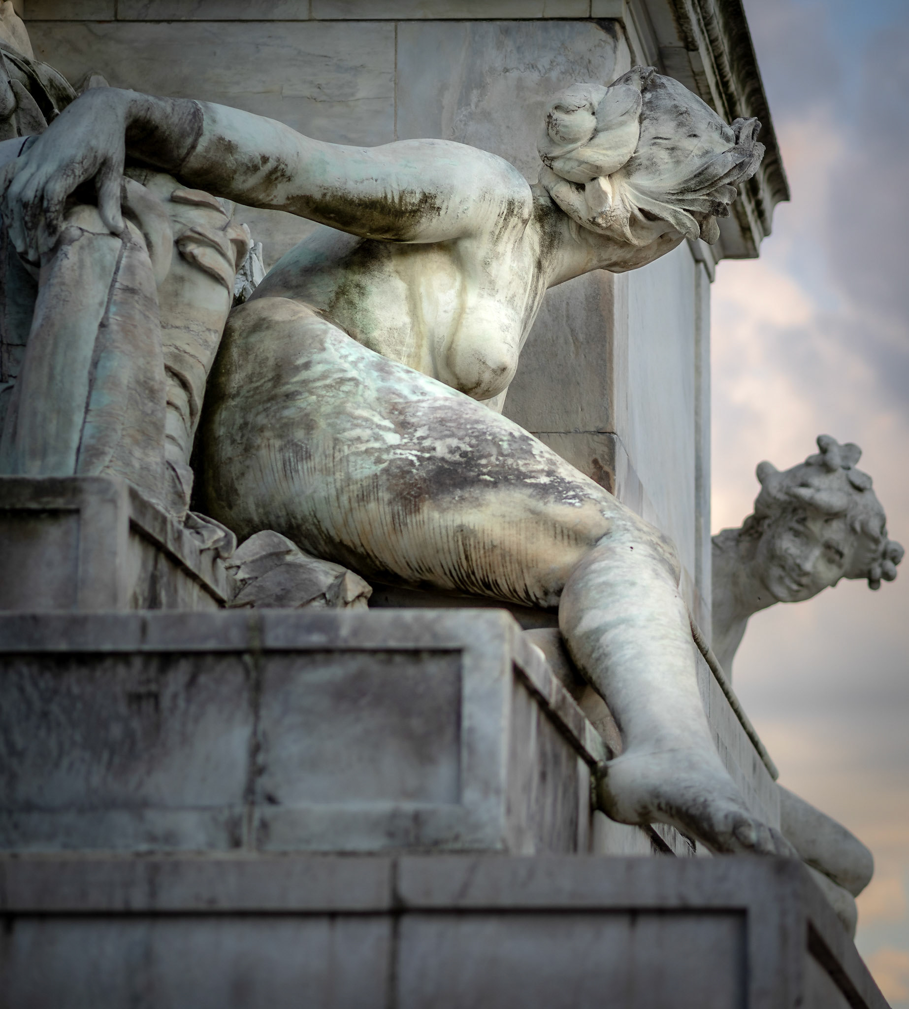 Detail am Brunnen des Girondistendenkmals