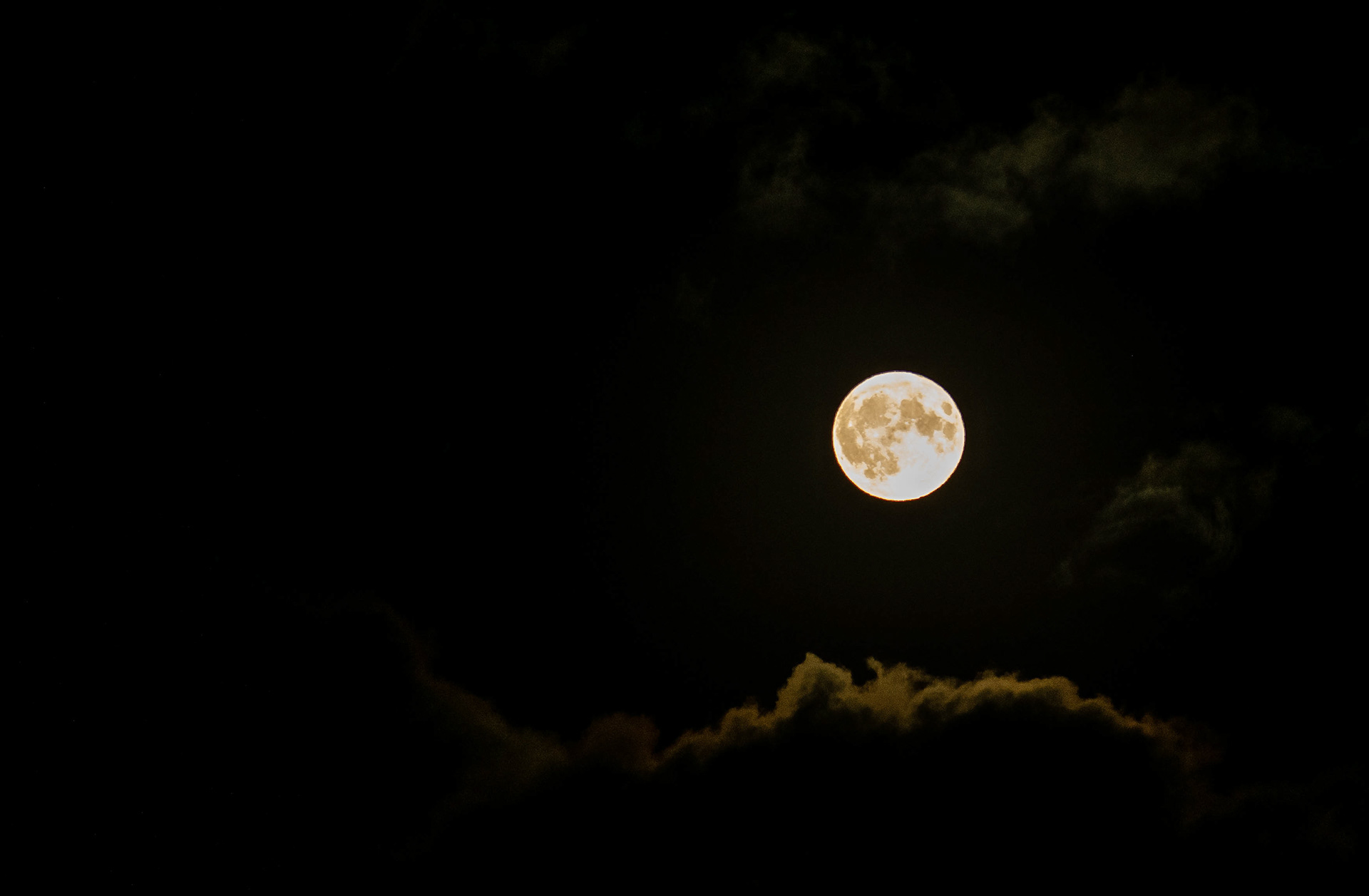 October: Full Moon on Halloween