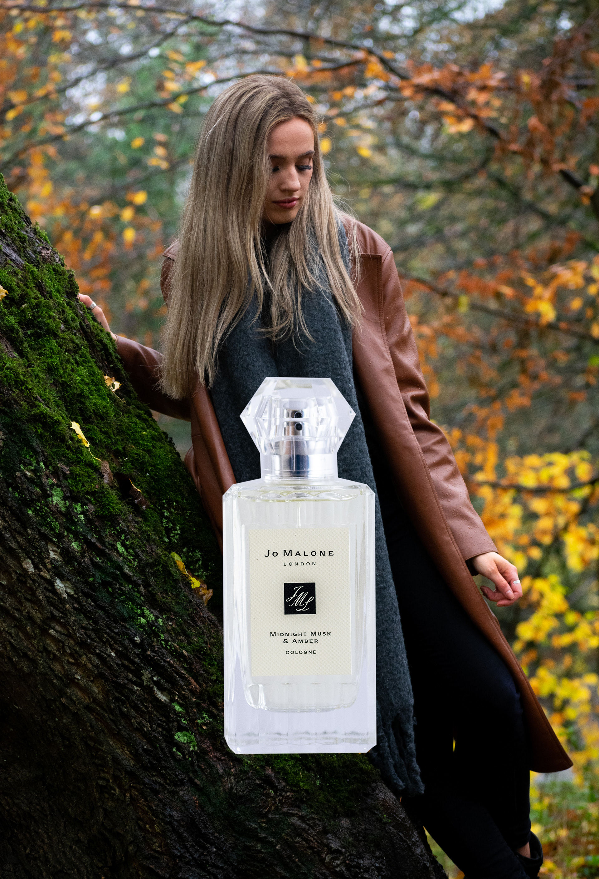 Image Editing: Composite Image of Advertising Portrait and Still Life Basic Product Shot