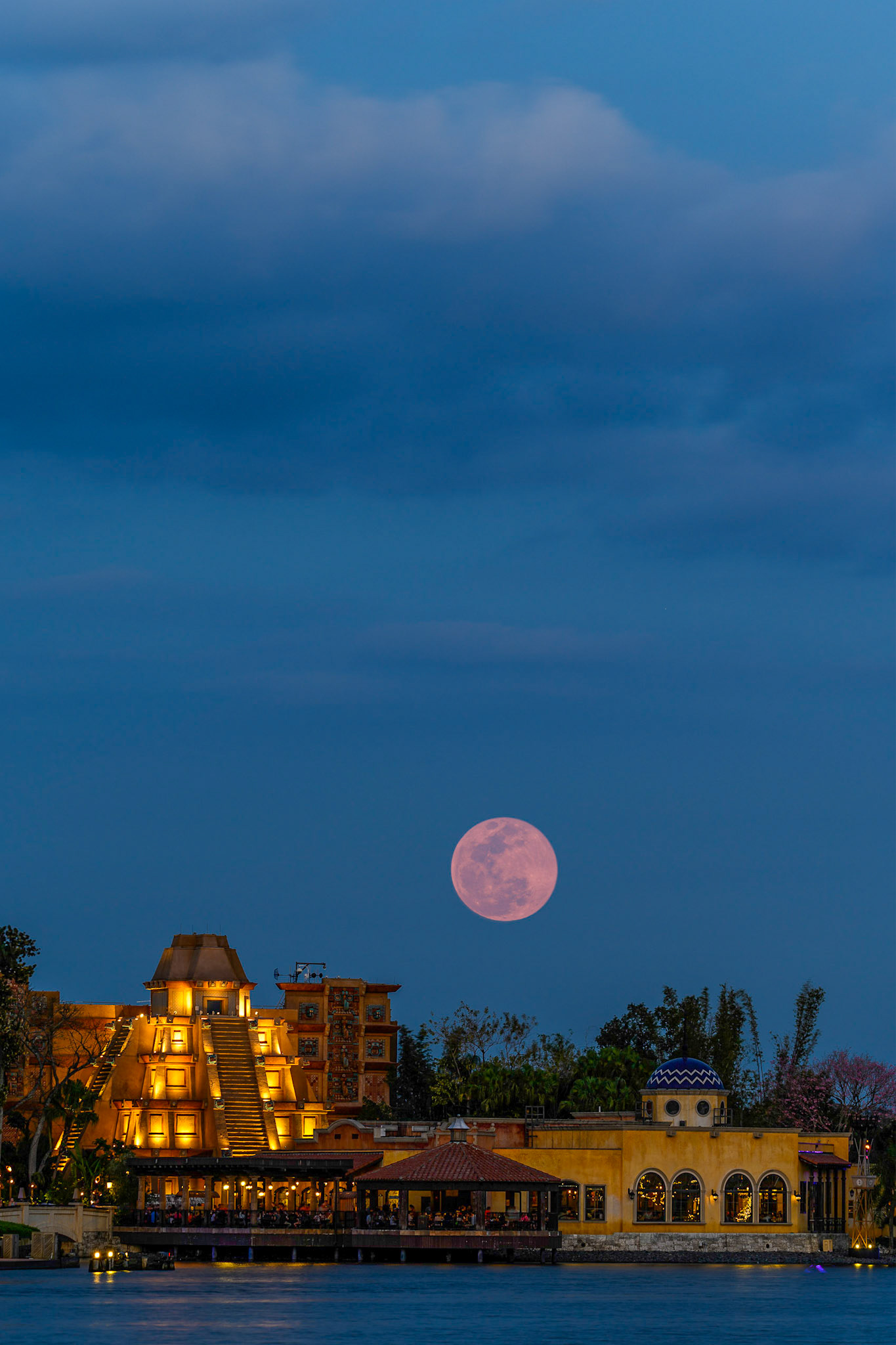 Full Moon over Mexico