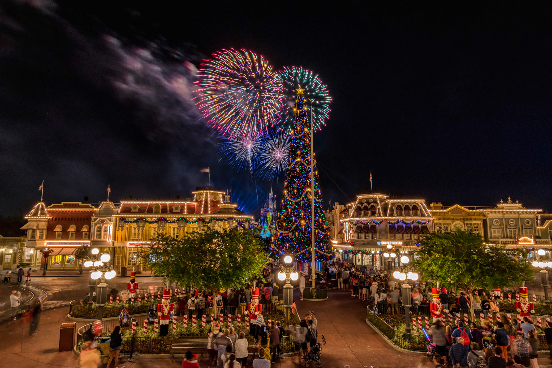 DW Christmas Fireworks