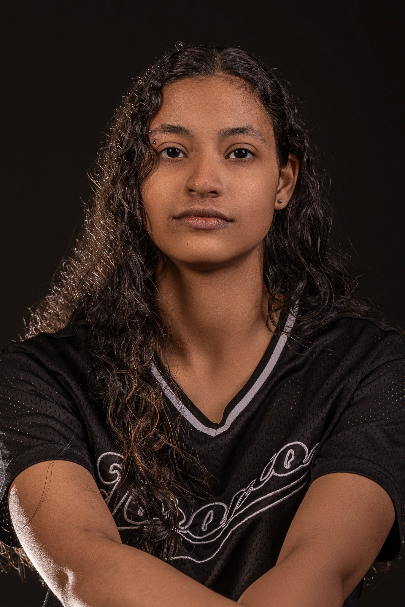 Hoi ik ben Nina ik ben eerstejaars op de acteurs opleiding ik doe mijn jaar over. Ik ben 17 jaar oud. Mijn lievelingskleur is paars en ik hou van lezen en series kijken. ik ben biseksueel en genderfluïde