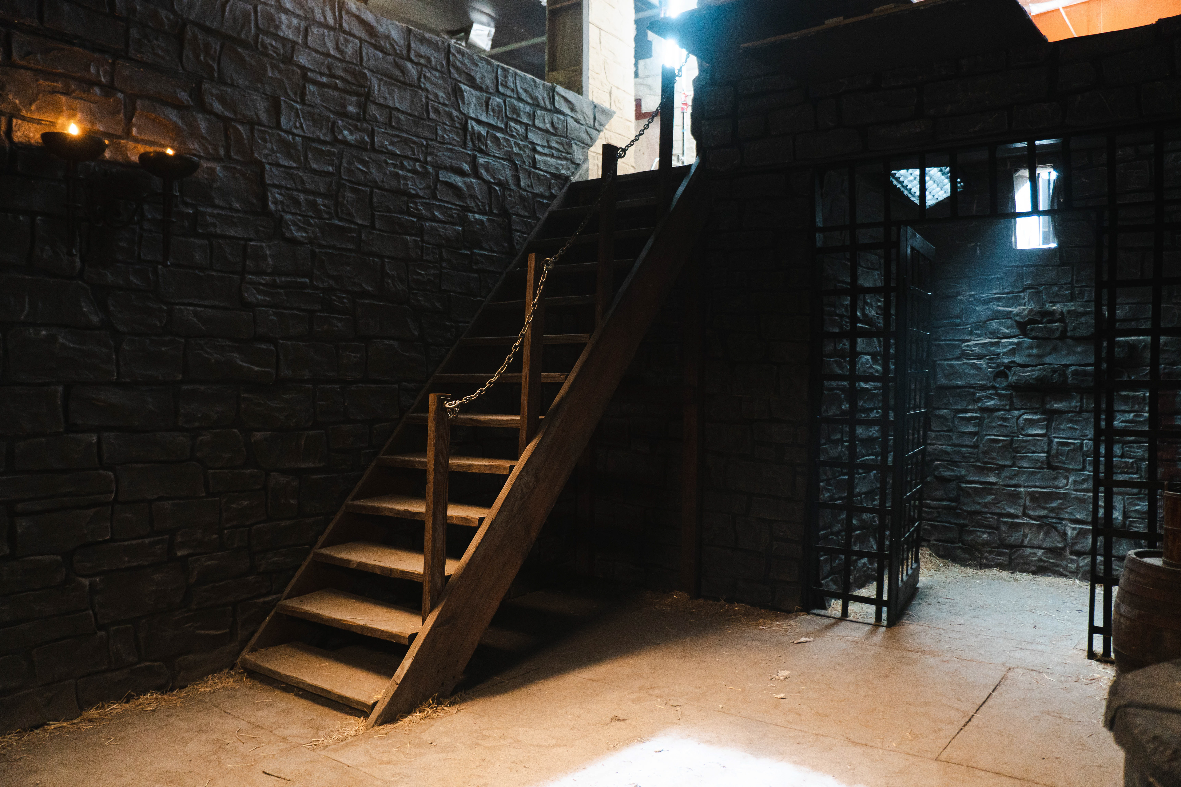 Interior Prison - Set Photo