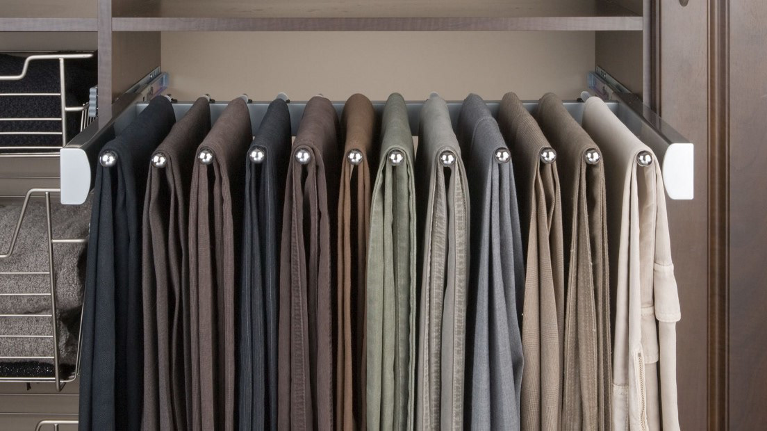 RETRACTABLE PANT RACK