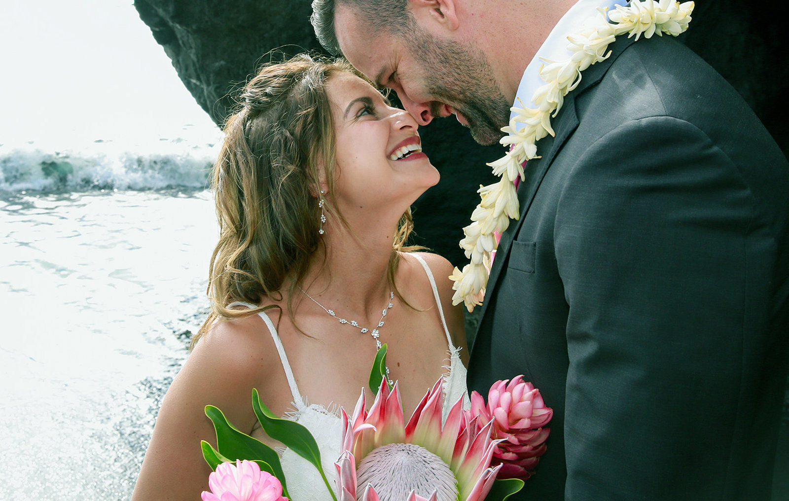 Moments of love from affordable Maui weddings
