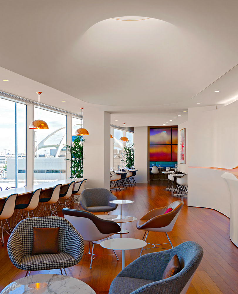 Inside the Virgin Atlantic Clubhouse at LAX (Photo: Tom Sibley)