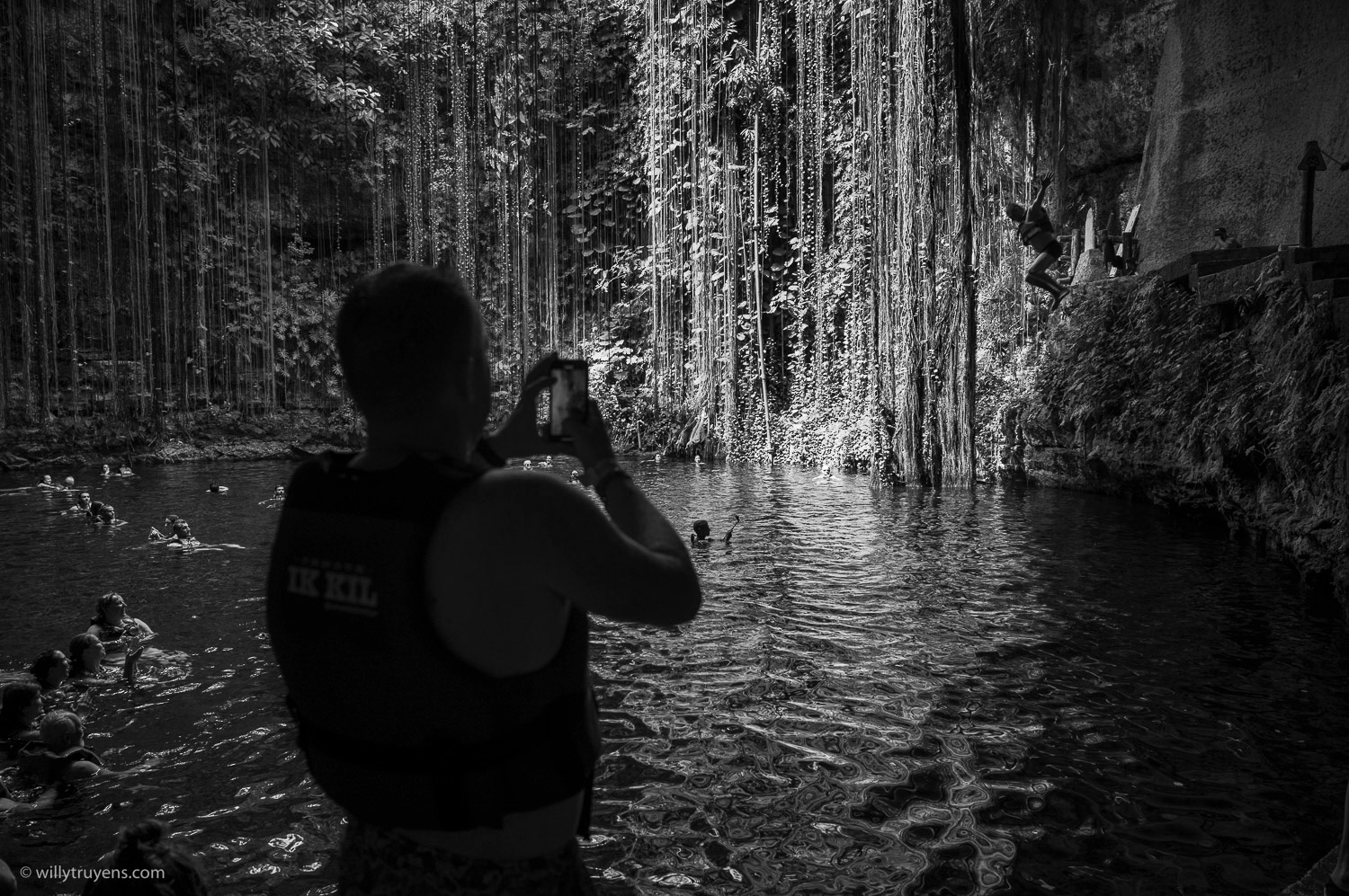 Cenote Sagrado de Chichén Itzá, Mexico