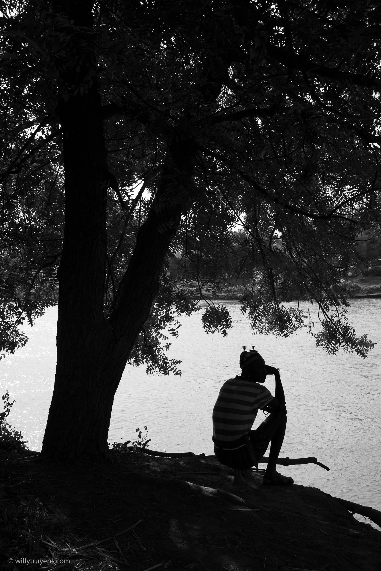 Contemplating, Omo valley