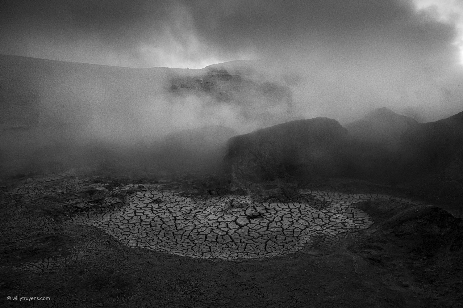 Boiling earth at 4850m altitude