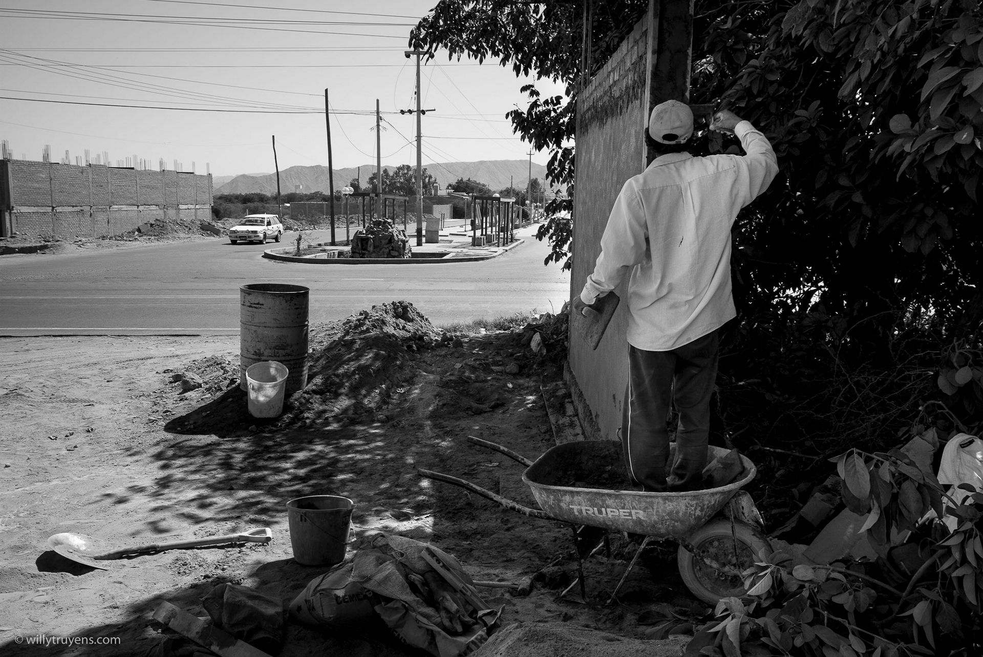 Construction worker, Nazca