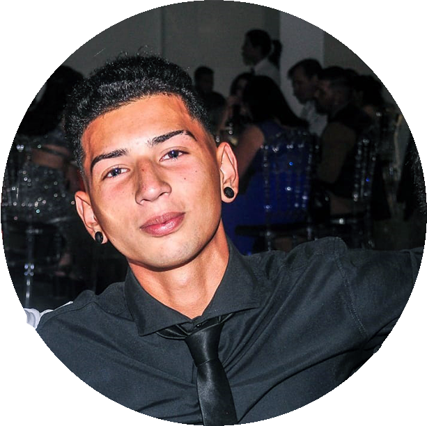 Lucas Podio / Héctor