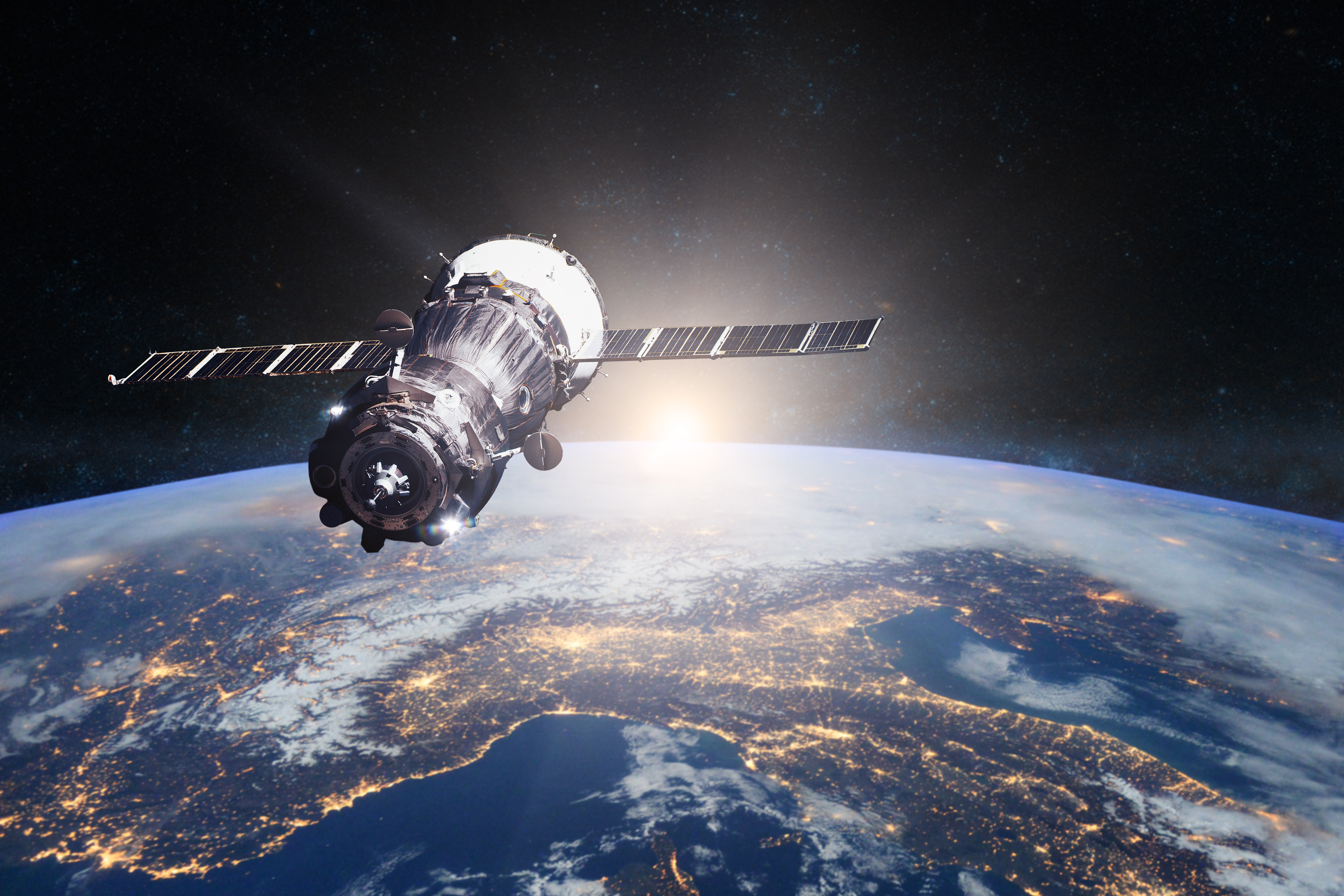 LOW-EARTH ORBIT @ Adobe Stock