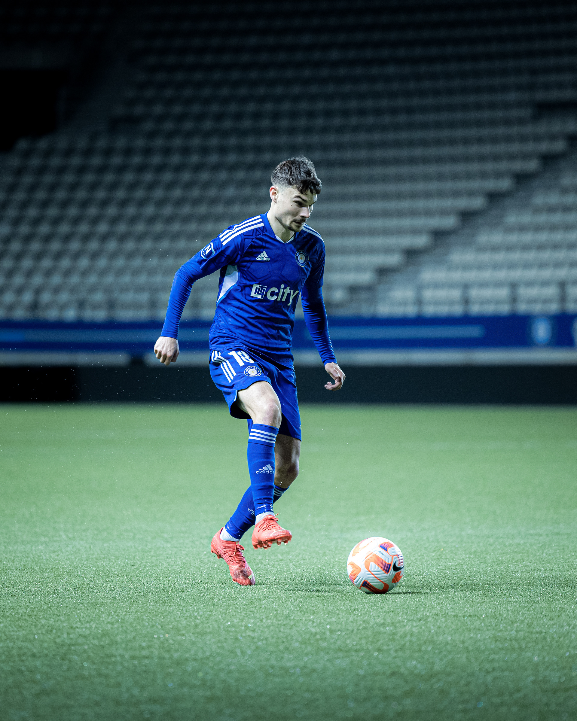 FC Versailles - FC Villefranche Beaujolais • 14/04/2023