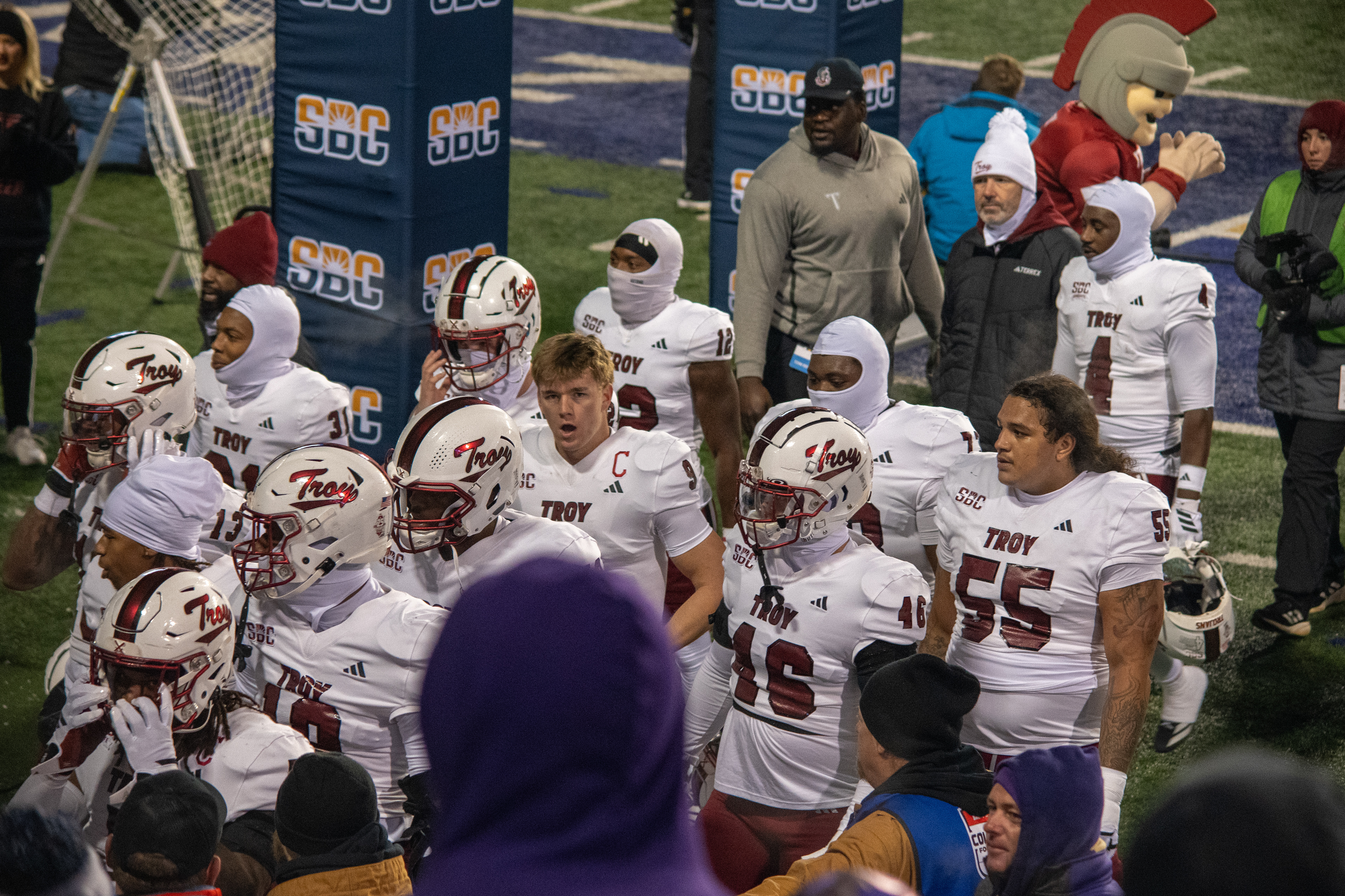 Troy QB Chirping the Fans.