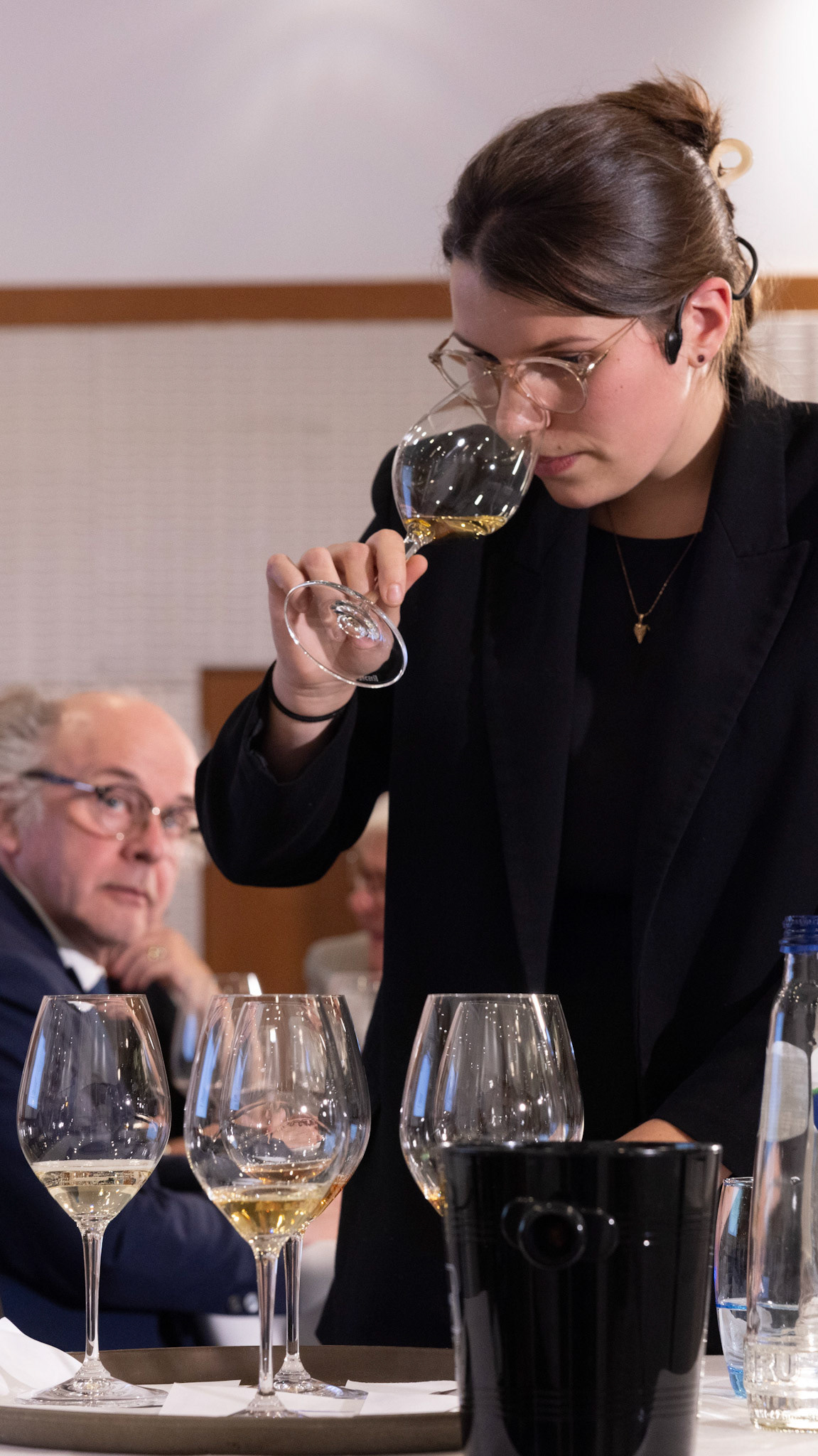 20231112 ANTWERP, BELGIUM Radisson Blu Astrid Hotel, final Best Sommelier of Belgium. Balemans Margaux – Sanglier des Ardennes is Bussy with her test on the picturesThis official title, unlike various commercial initiatives, not only comes with a trophy, valuable prizes, and enduring recognition but also opens doors for the winner to compete in European and World Championships. These global competitions are organized by ASI (Association Sommeliers International), currently led by the Belgian William Wouters.