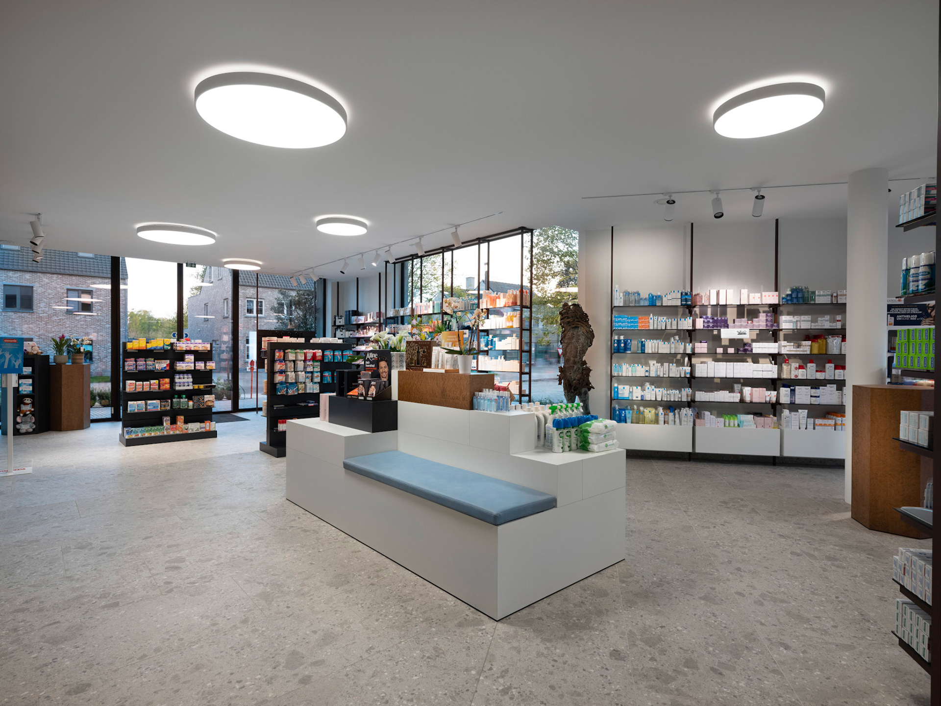 20220426 ZOERSEL ANWTERPEN Apotheek Michiels uitgevoerd door Van Overstraeten pict FRANK ABBELOOS