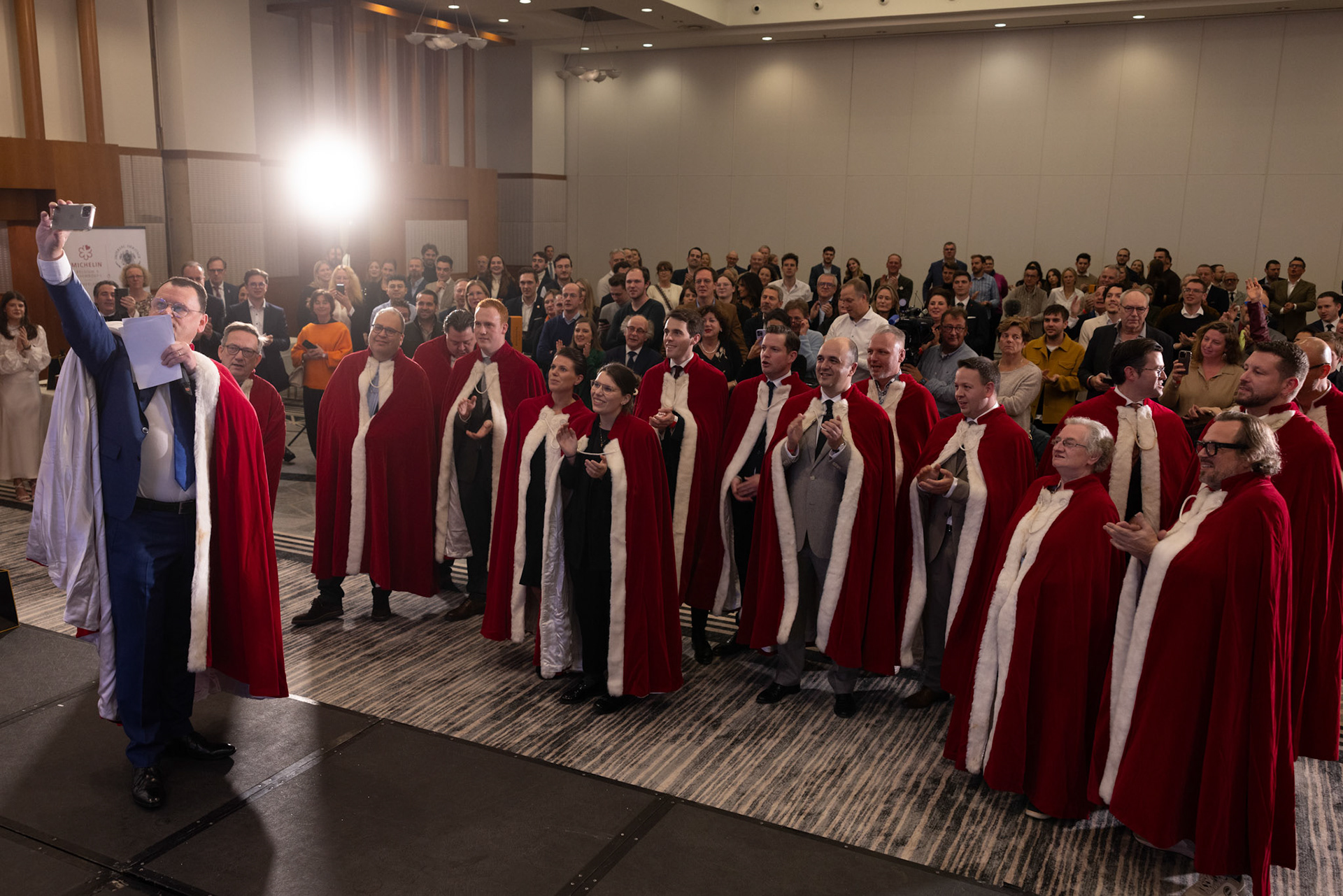 20231112 ANTWERP, BELGIUM Radisson Blu Astrid Hotel, final Best Sommelier of Belgium. Del Turco Jeno – Le Chalet de la Fôret** busy with the test on the picturesThis official title, unlike various commercial initiatives, not only comes with a trophy, valuable prizes, and enduring recognition but also opens doors for the winner to compete in European and World Championships. These global competitions are organized by ASI (Association Sommeliers International), currently led by the Belgian William Wouters.