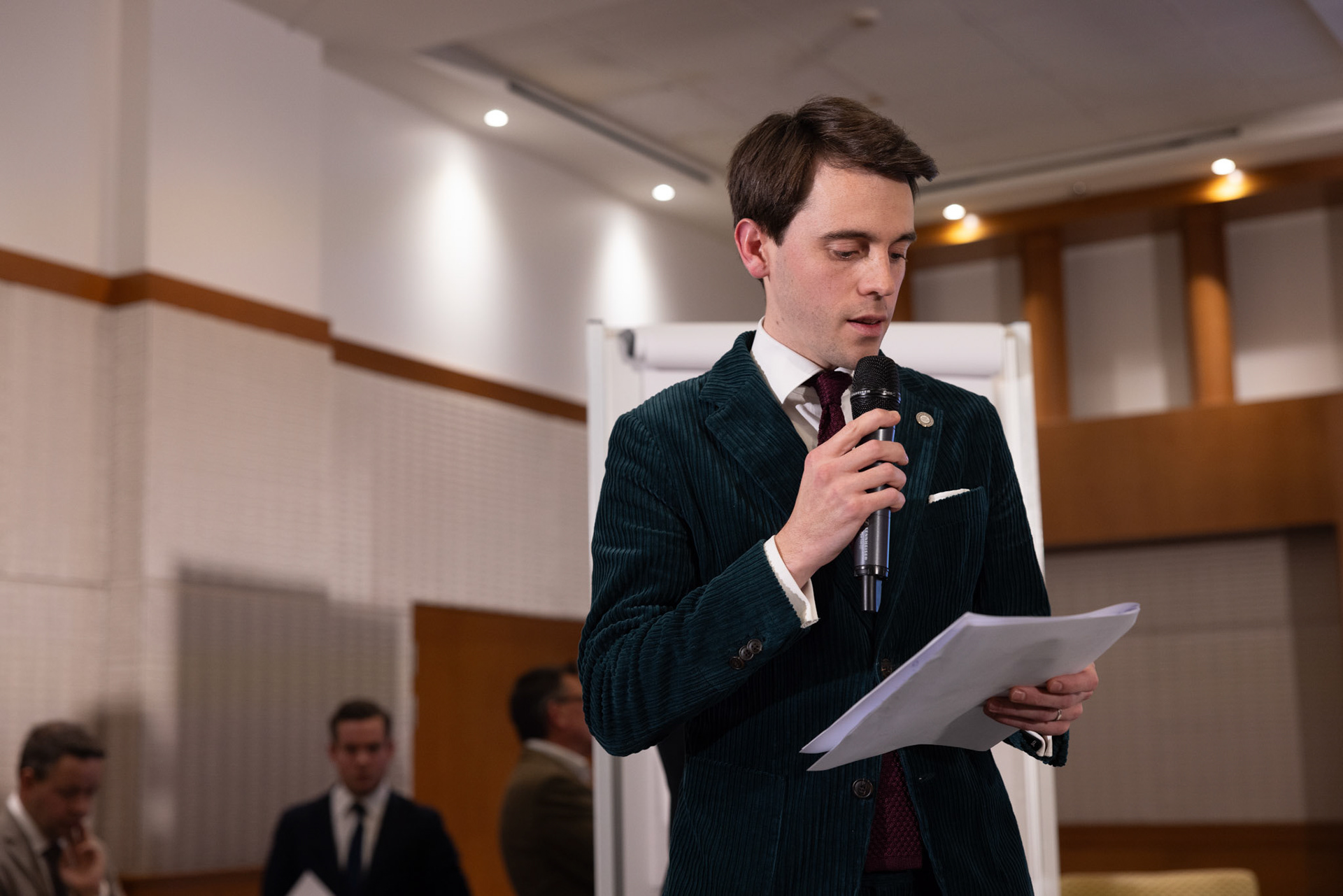 20231112 ANTWERP, BELGIUM Radisson Blu Astrid Hotel, final Best Sommelier of Belgium. Del Turco Jeno – Le Chalet de la Fôret** busy with the test on the picturesThis official title, unlike various commercial initiatives, not only comes with a trophy, valuable prizes, and enduring recognition but also opens doors for the winner to compete in European and World Championships. These global competitions are organized by ASI (Association Sommeliers International), currently led by the Belgian William Wouters.