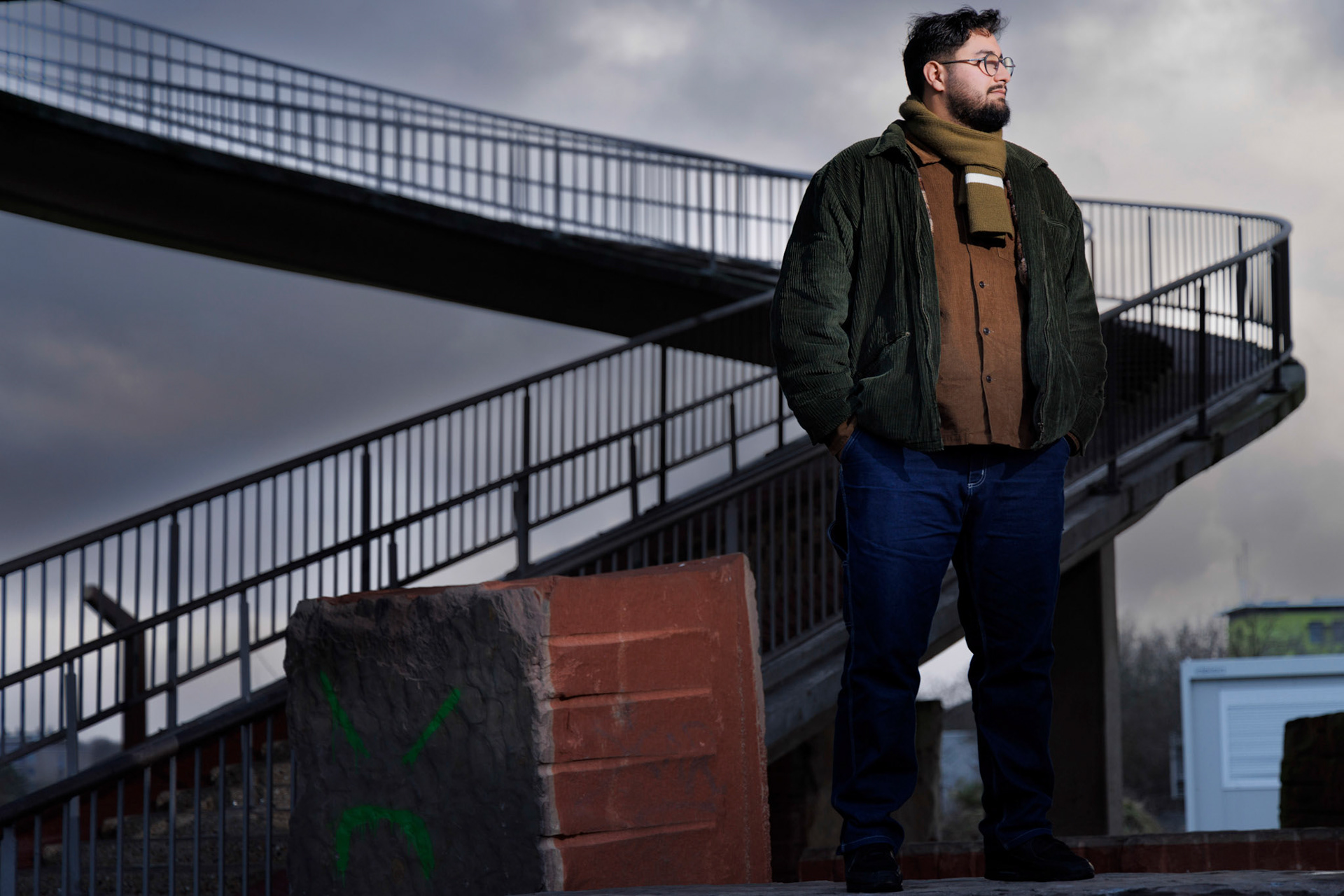 VILVOORDE, Belgium Aimen Horch, jong gemeenteraadslid uit Vilvoorde en beoogde lijsttrekker voor Vlaanderen bij de aankomende verkiezingen voor Groen. Gemaakt in de schaduw van het viaduct, ooit berucht als een plek waar jongeren werden geronseld door extremistische groepen pict FRANK ABBELOOS