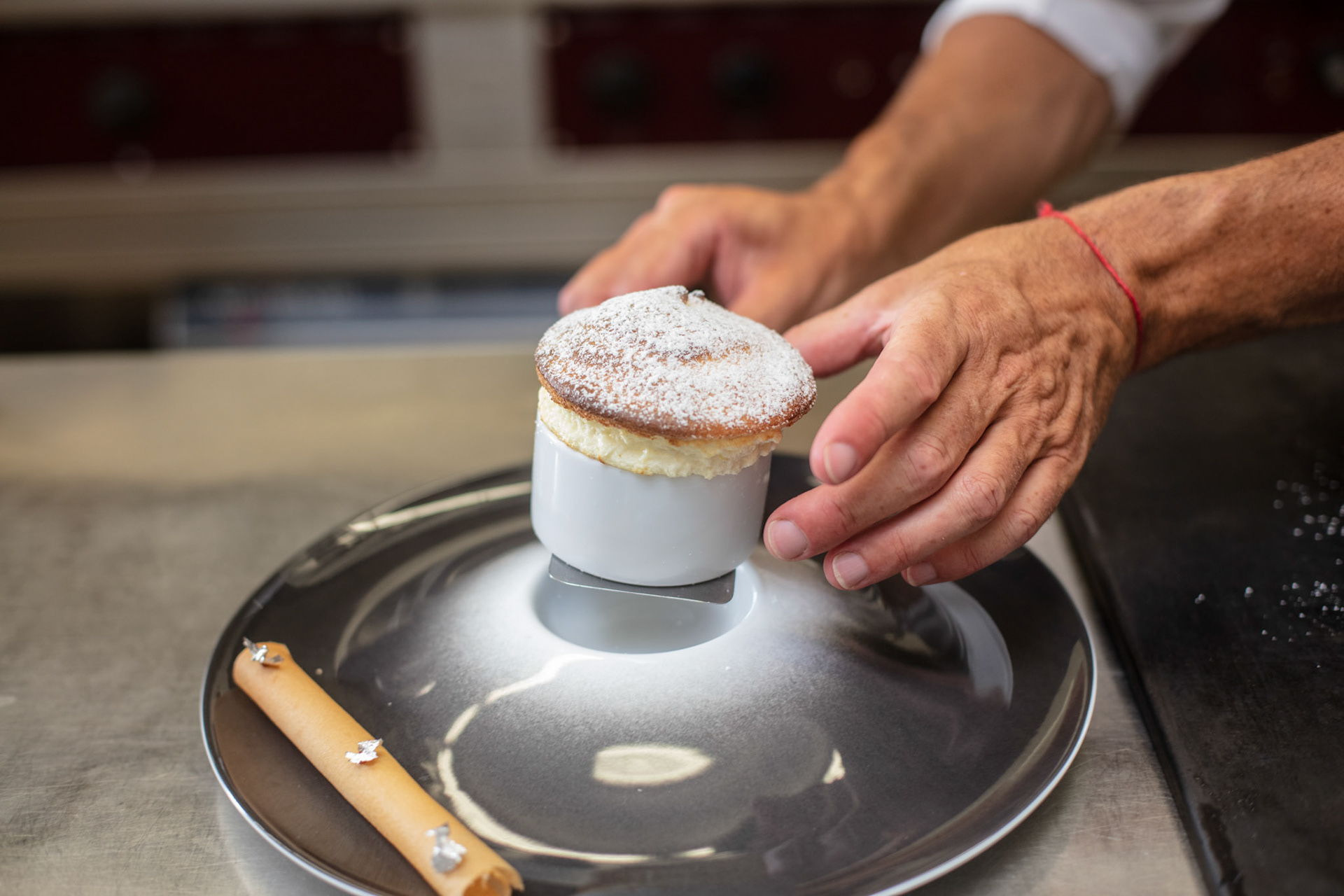 20190828 IZEGEM BELGIUM La Duree restaurant van Angelo Rosseel voorbereiding van een soufflé gastronomie chef kok foodporn pict Frank Abbeloos