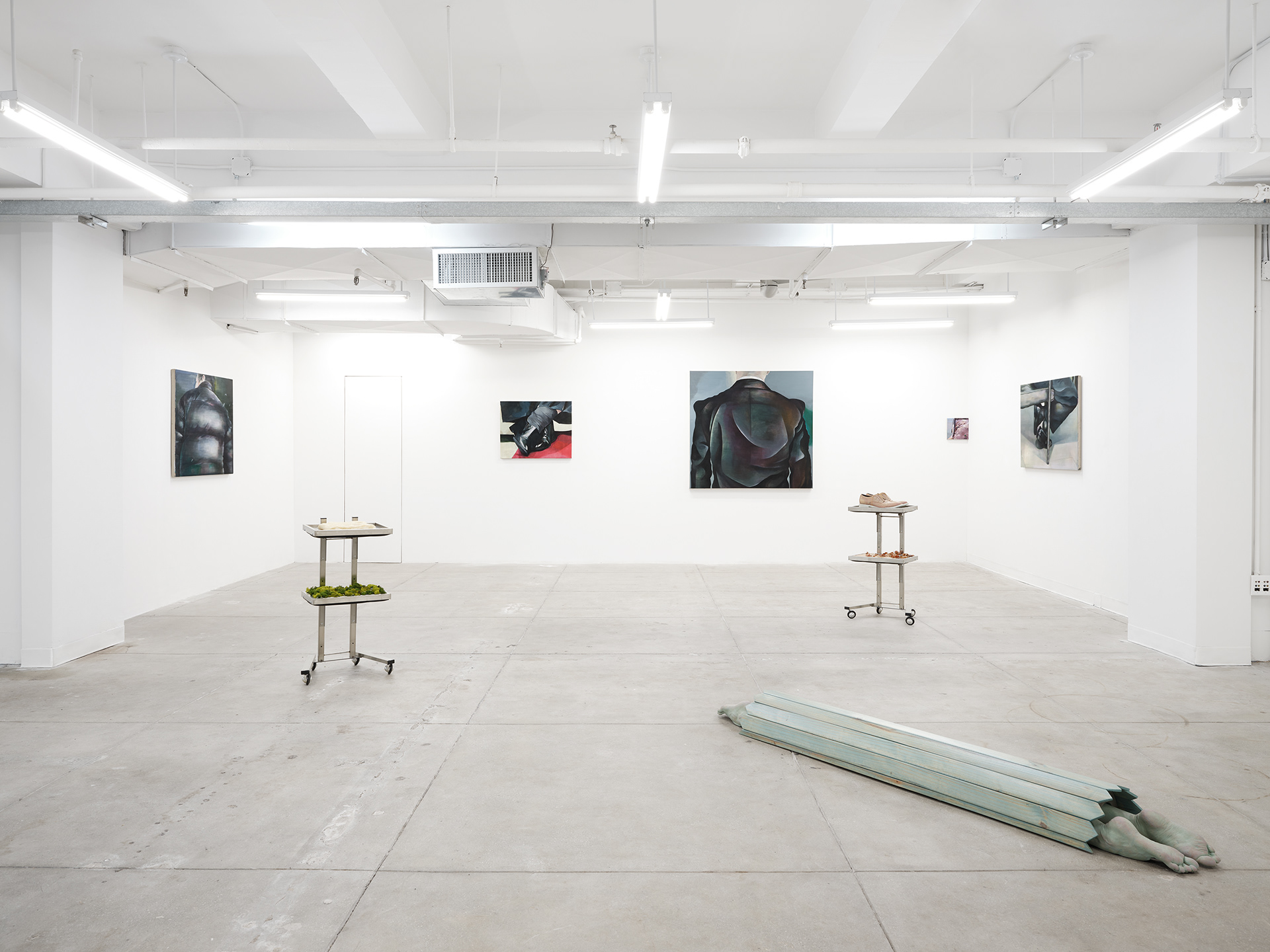 Installation view of "Ordinary Permanence" (2025) by Andrius Alvarez-Backus and Injune Park at MAMA Projects
