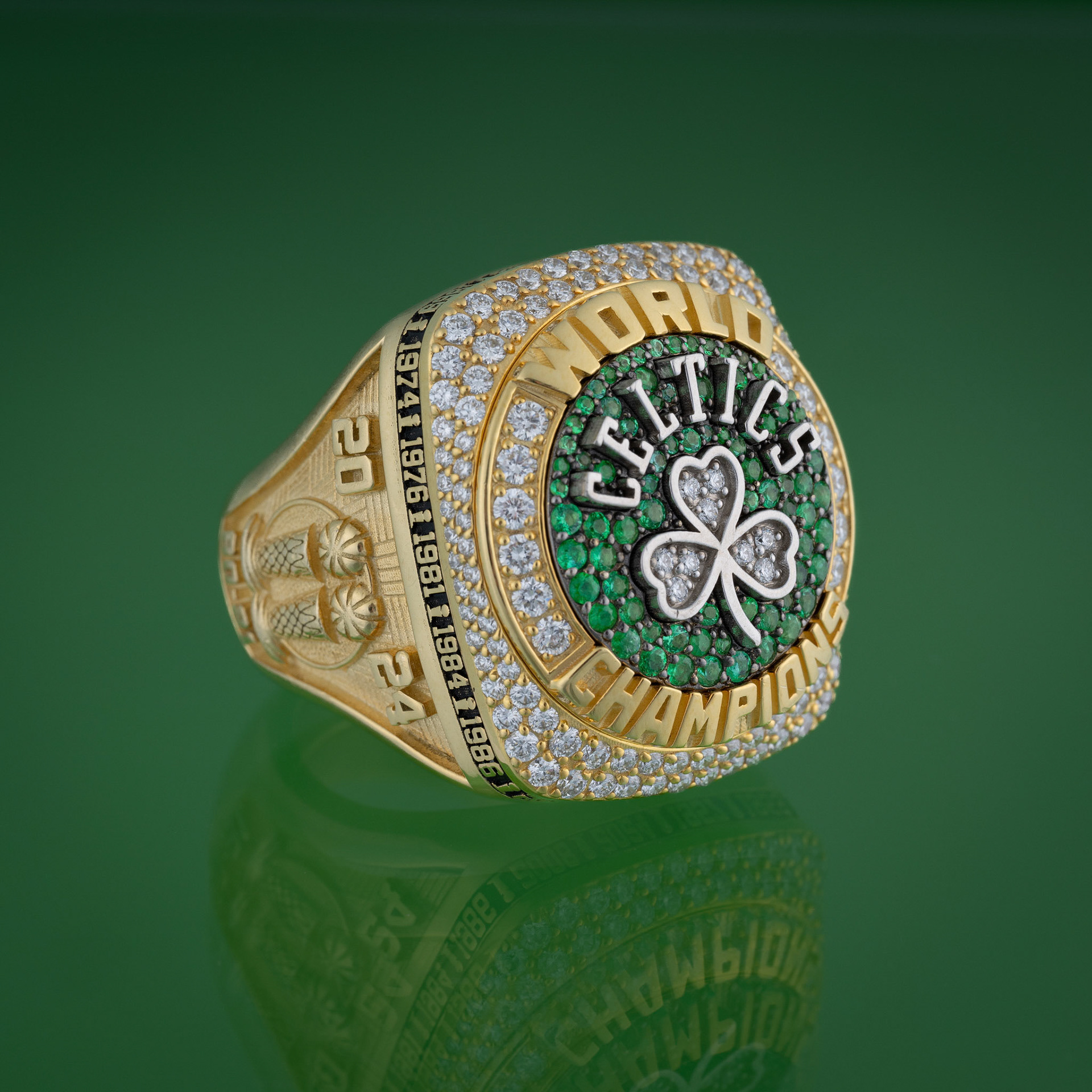 BRADFORD, MA - NOVEMBER 16, 2025: Product photography shoot at Valyrian Studio (Photo by Keith Sliney, www.valyrian.studio).