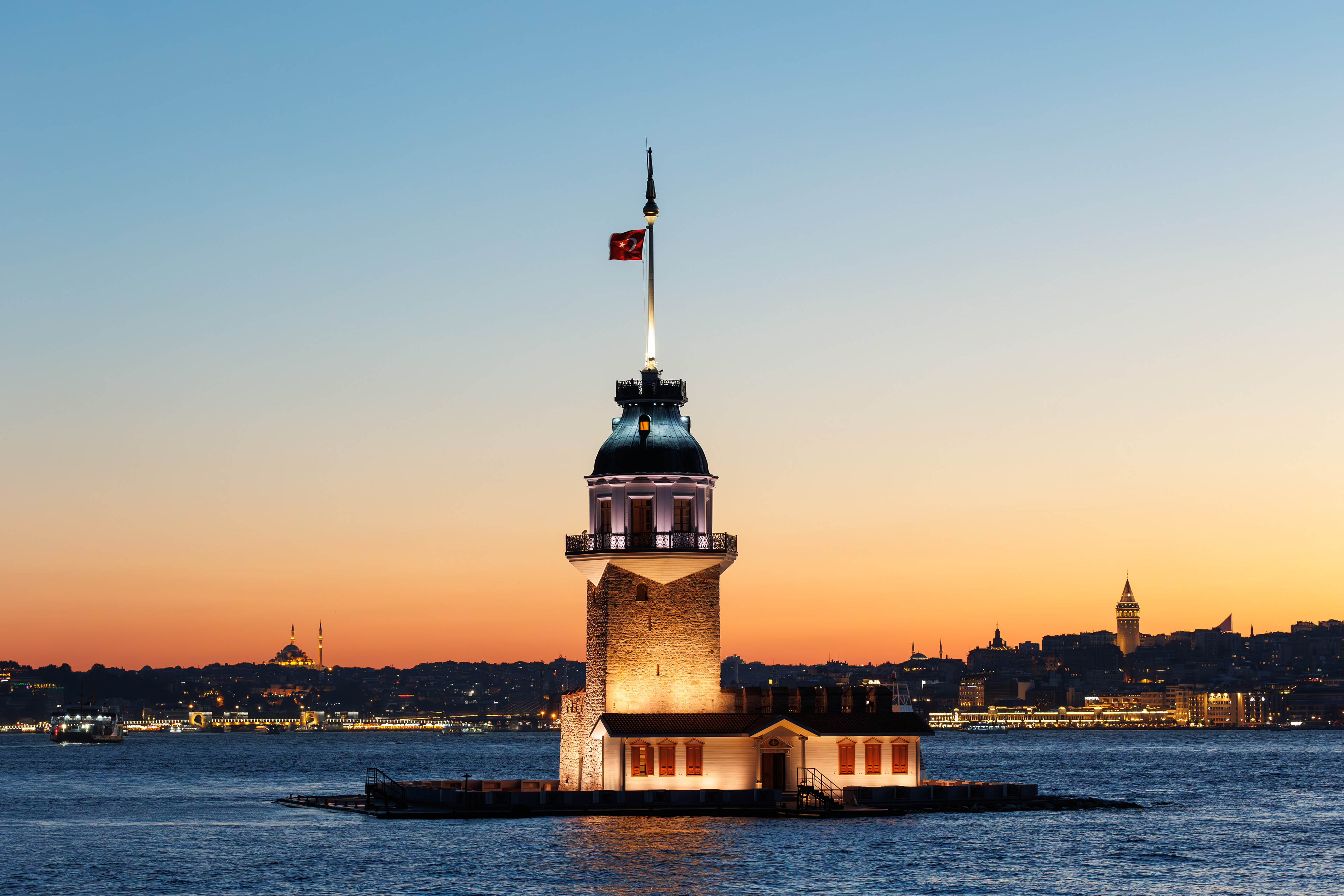 Colorful İstanbul © All rights reserved. Tüm Hakları Saklıdır. Cem Kurtuluş, 2022-2025