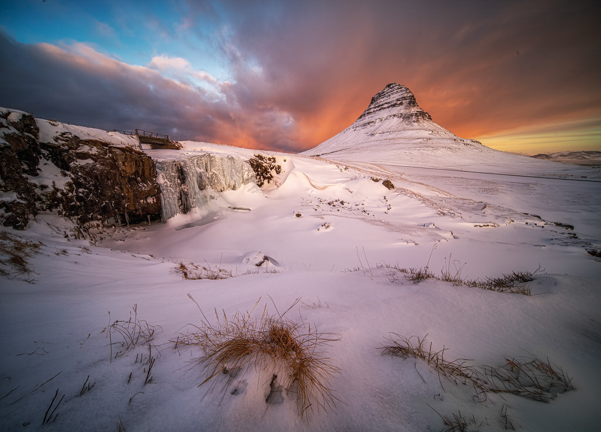 Islandia'22 - Kirkjufell w ogniu.