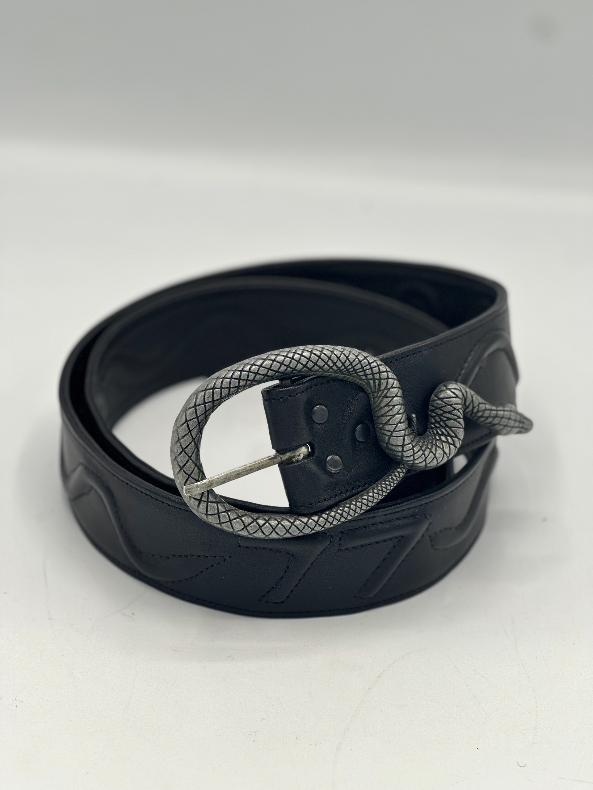 Turned Edge Leather Belt / Fall 2024