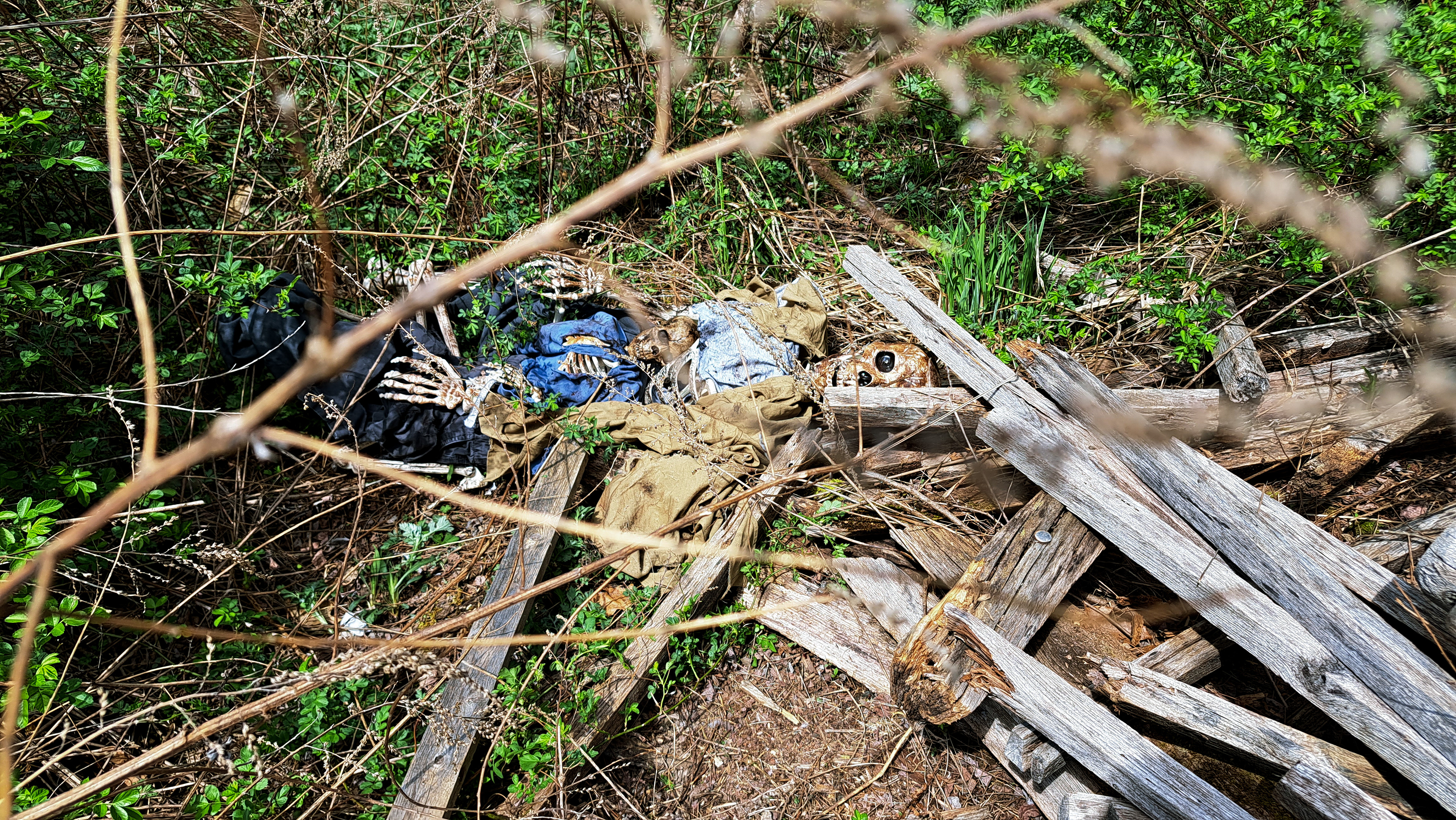 Environmental Storytelling Skeletons #3 and #4